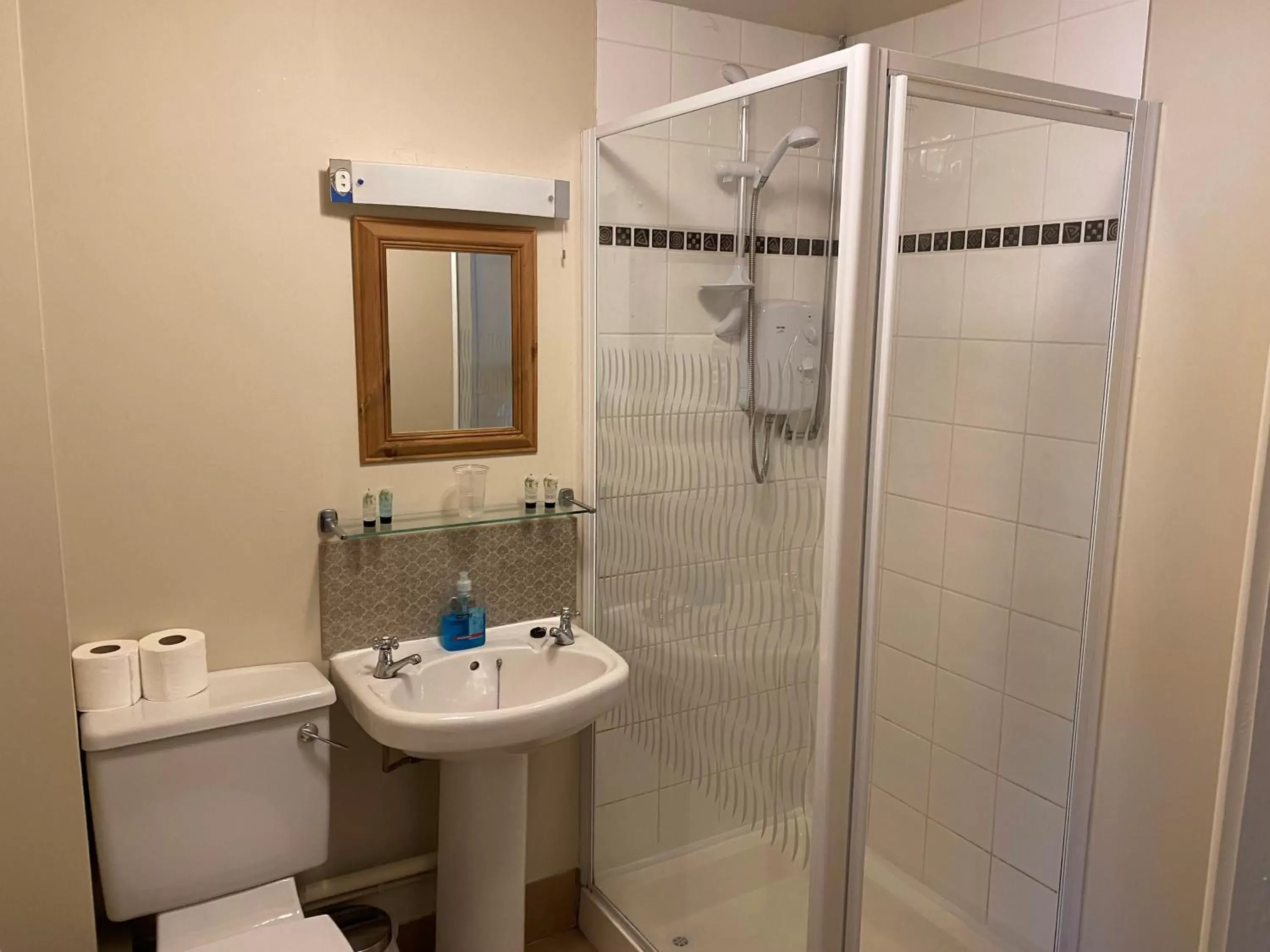 Bathroom in The Bullshead, Arthingworth House B&B