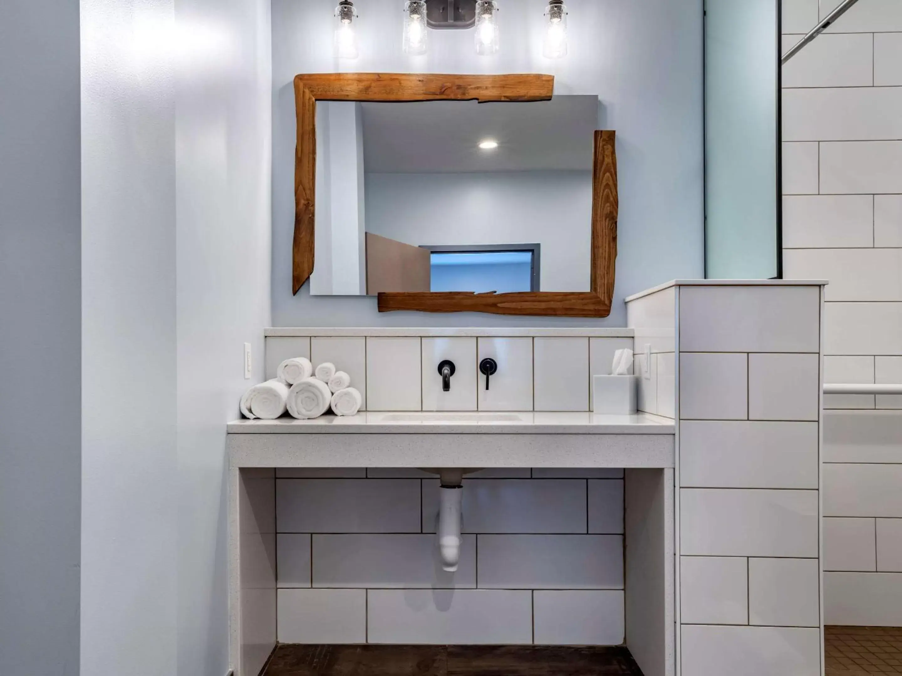 Bathroom in The Cranberry, Ascend Hotel Collection