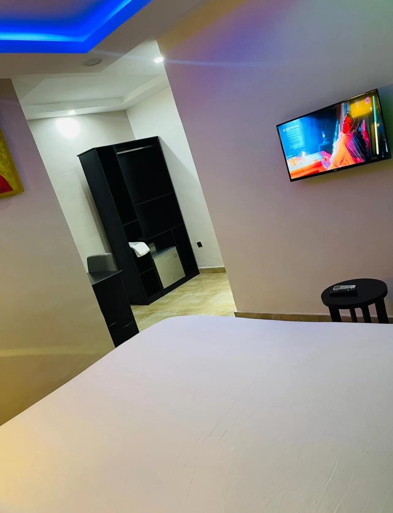 Seating area, TV/Entertainment Center in Beniks courtyard Hotel