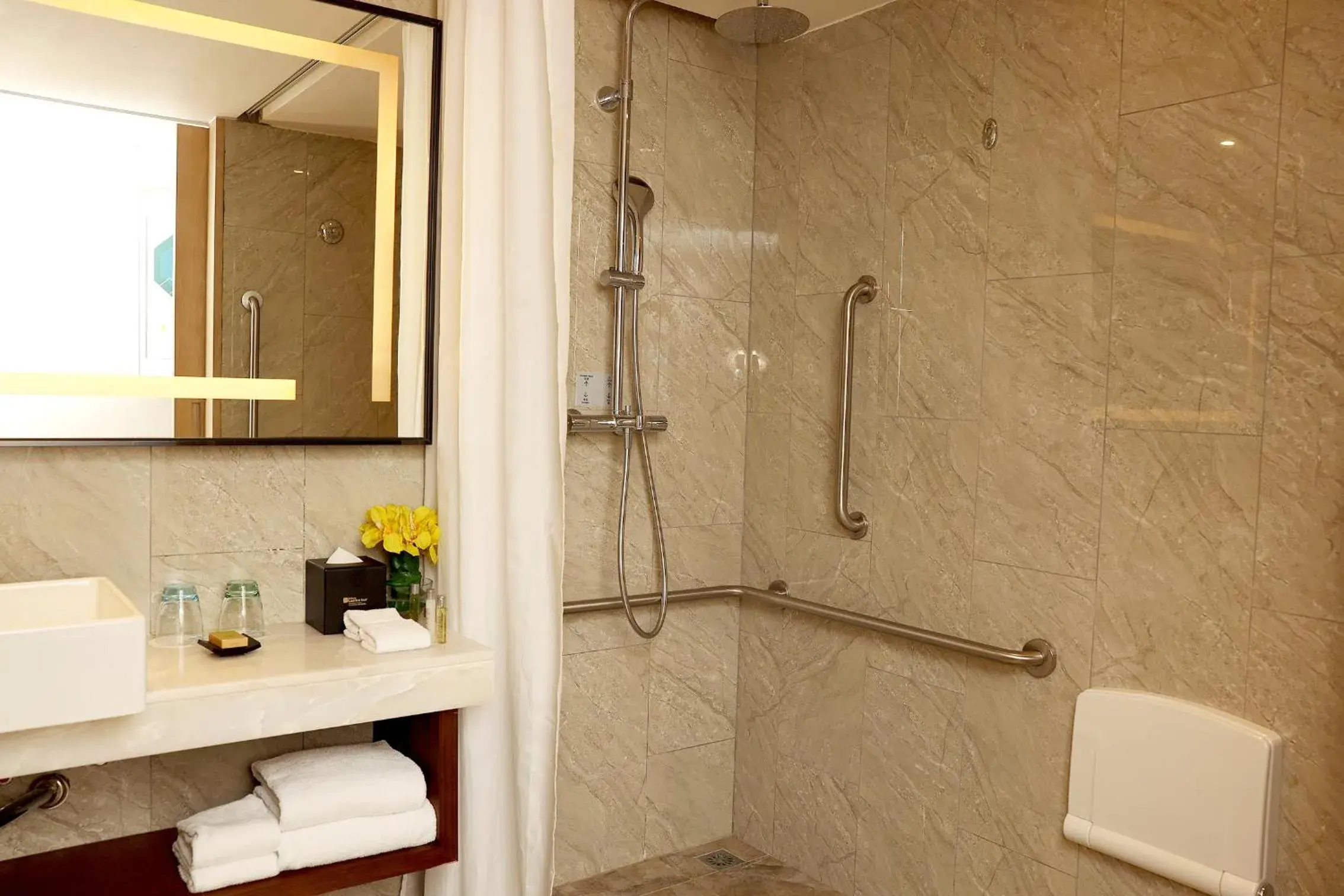 Shower, Bathroom in Hilton Garden Inn Zhongshan Guzhen