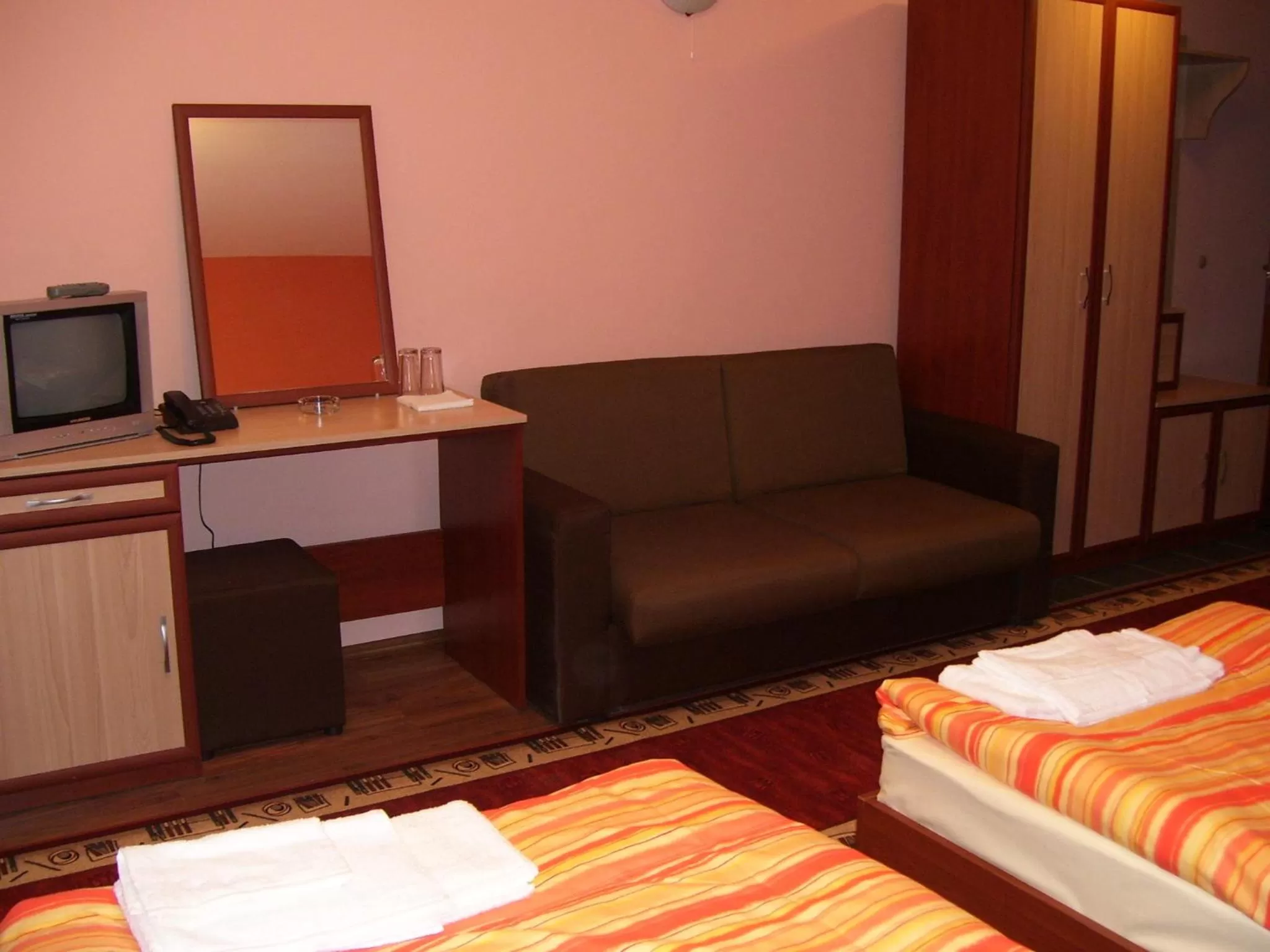 Photo of the whole room, Bed in Kestenite Family Hotel