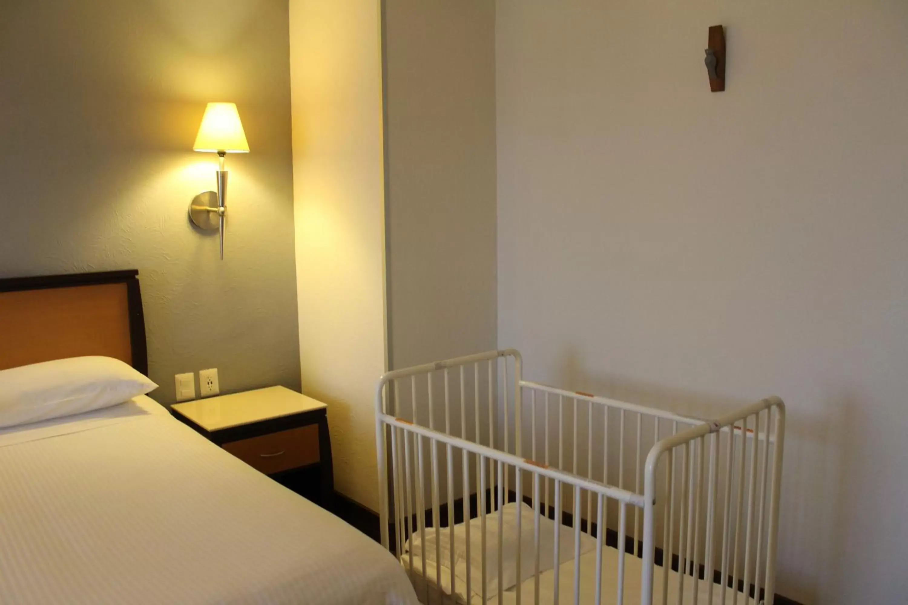 cot, Bed in Hotel Turotel Morelia