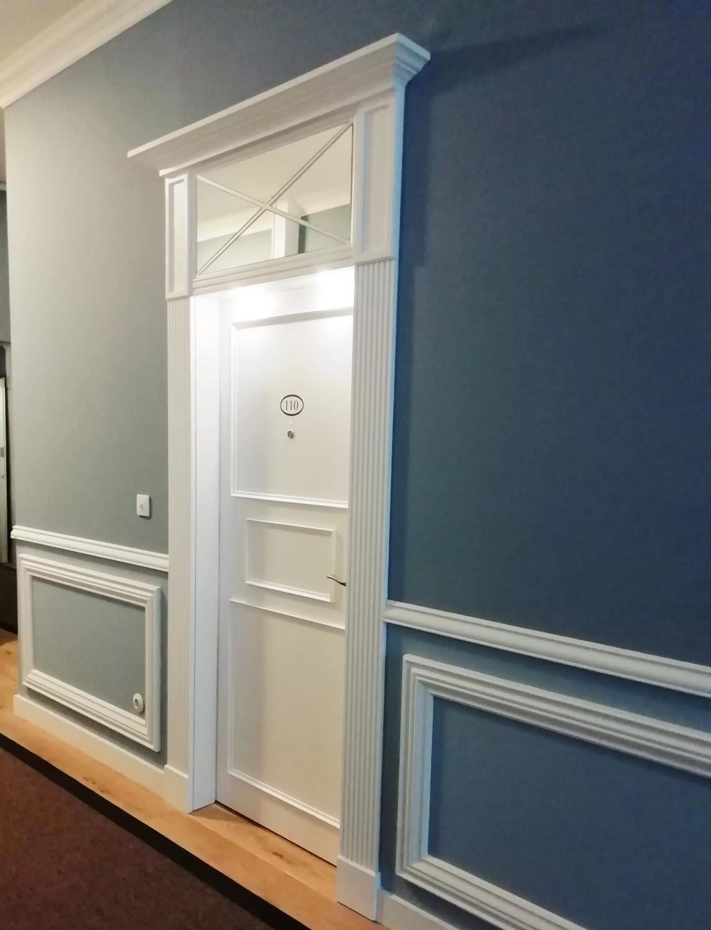 Decorative detail in Grande Hotel do Porto