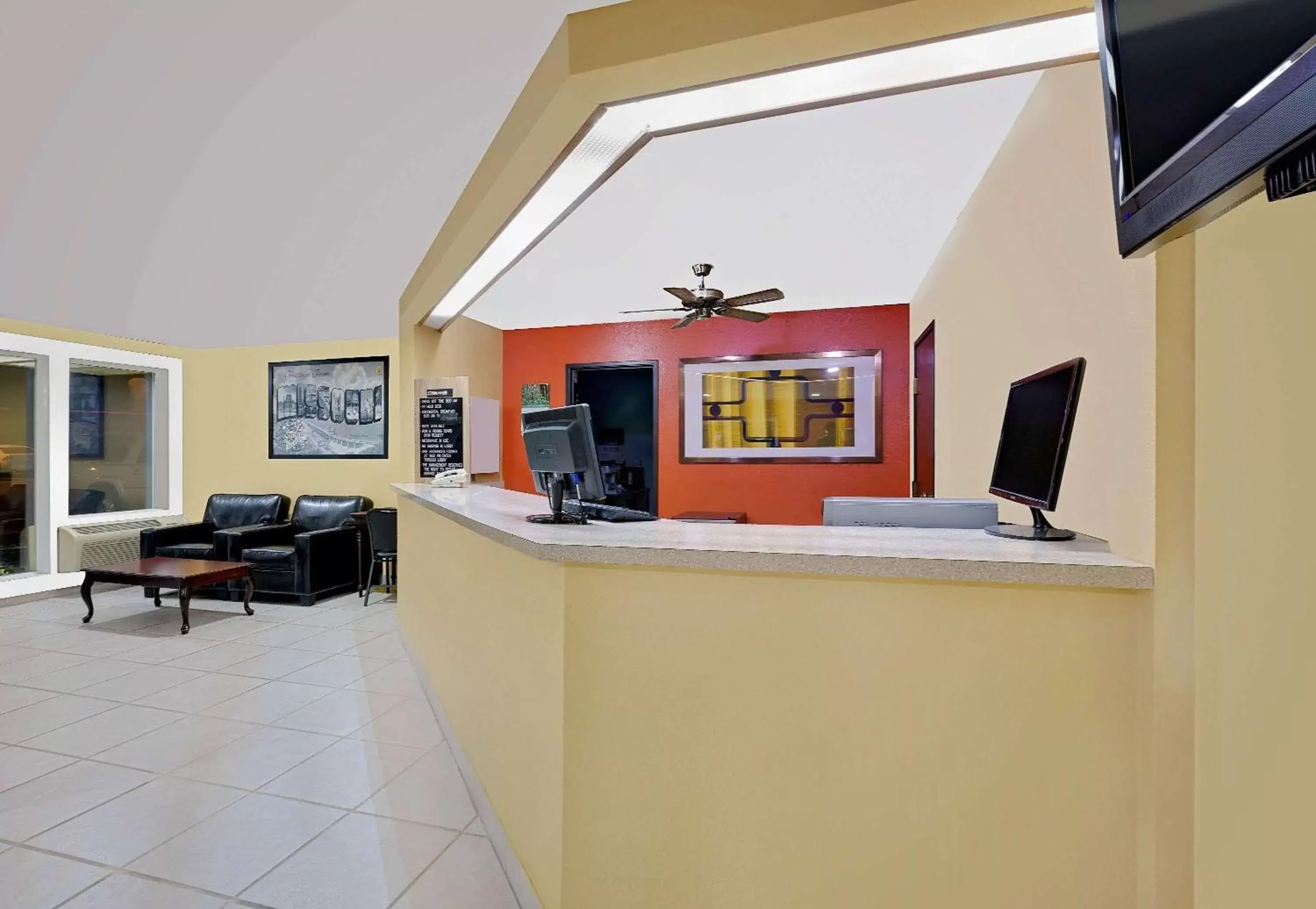 Lobby or reception, Lobby/Reception in Super 8 by Wyndham Rock Port MO