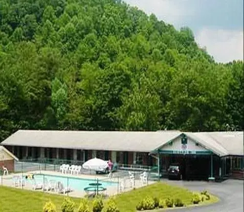 Facade/entrance, Property Building in Scottish Inn Maggie Valley