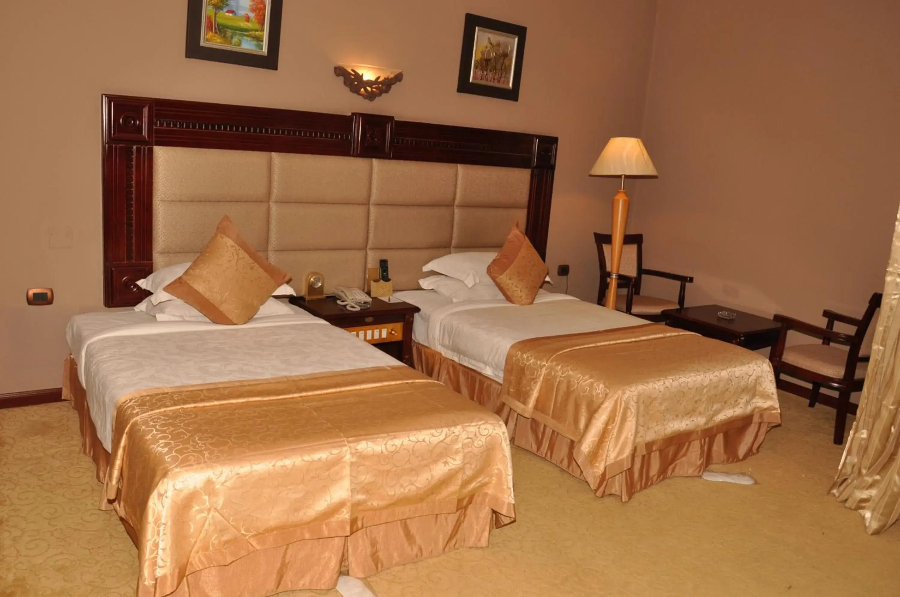 Bedroom, Bed in Friendship International Hotel