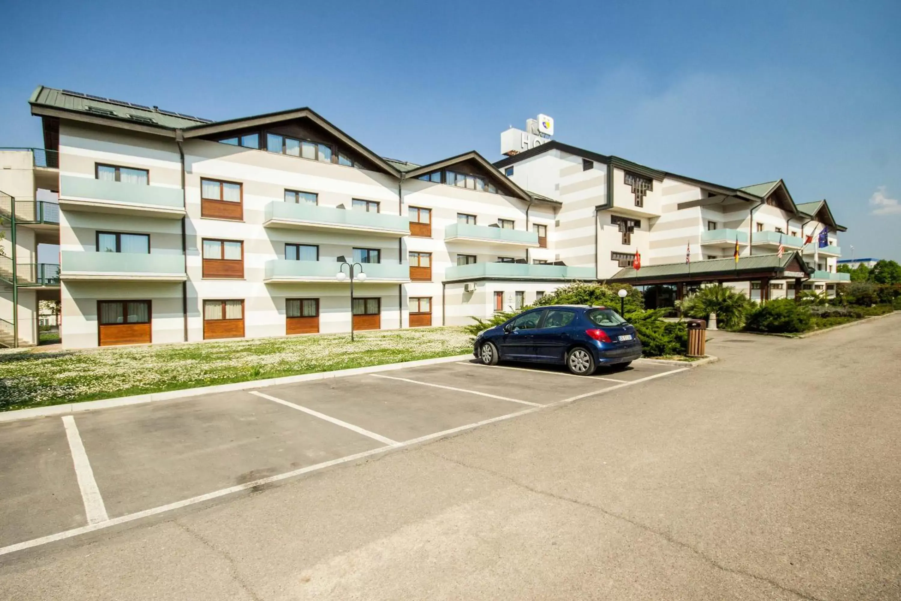 Property Building in Best Western Modena District