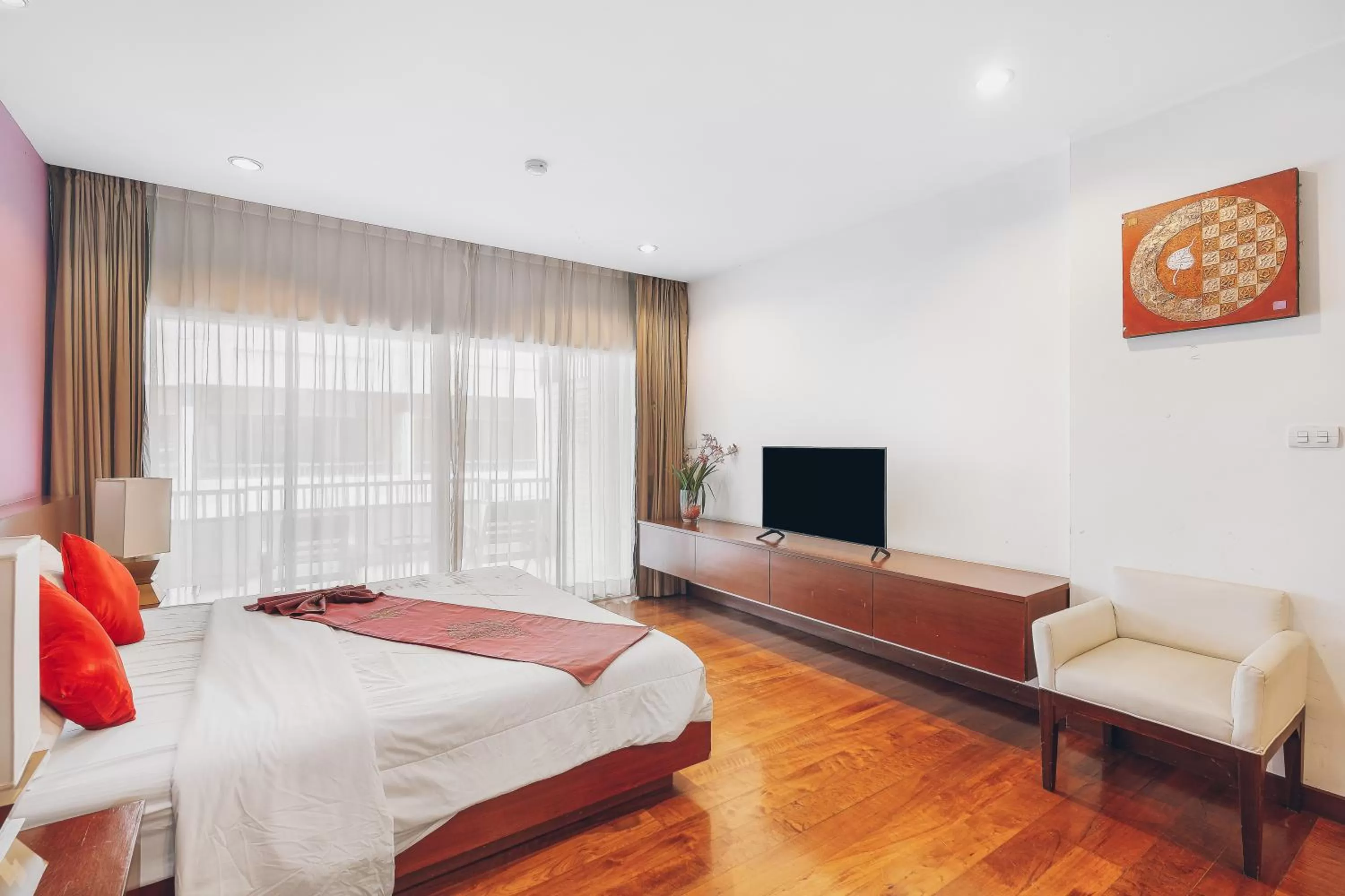 Bedroom, TV/Entertainment Center in The Dale Pattaya Boutique and Spa