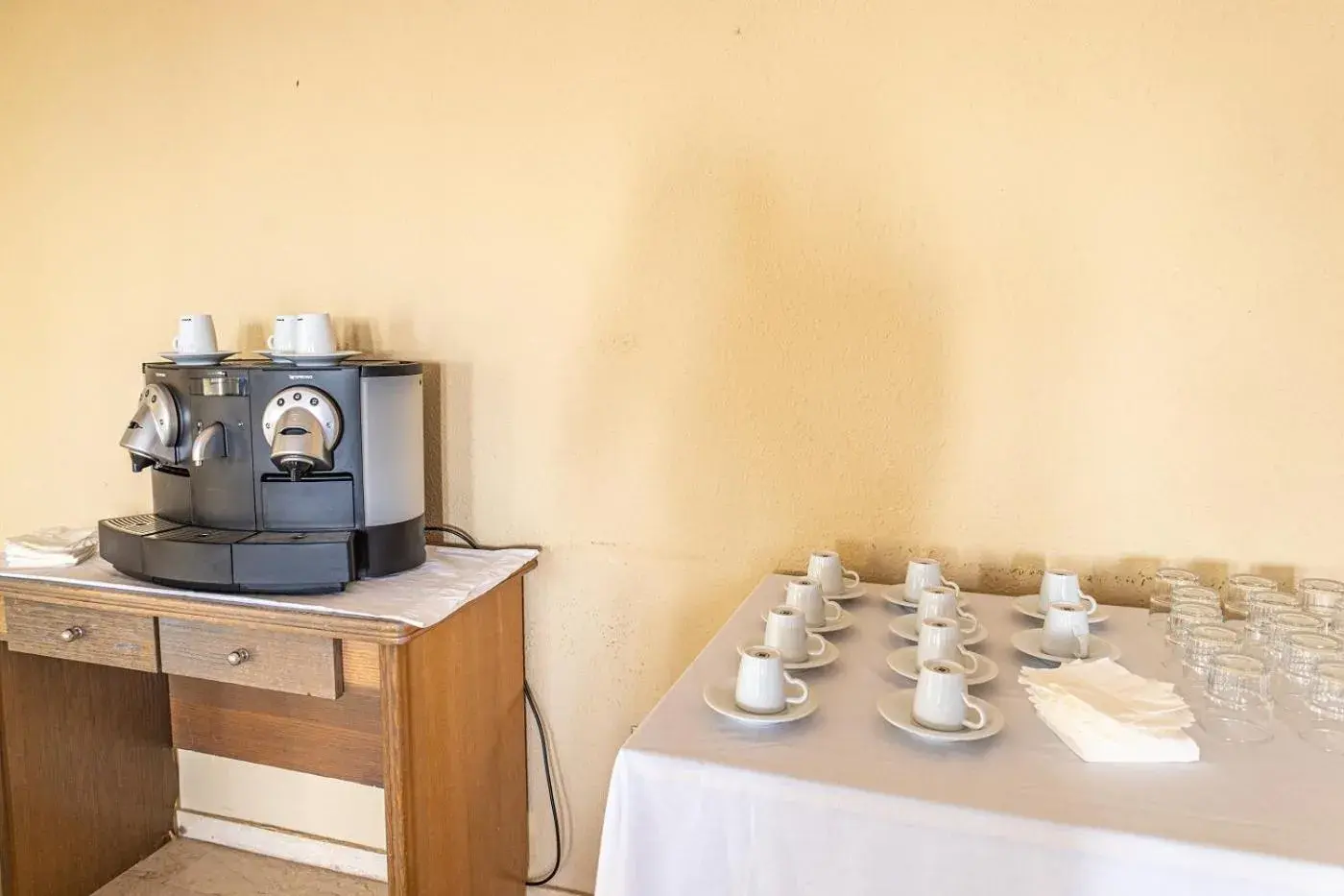 Coffee/Tea Facilities in Aeropuerto Sur Hotel