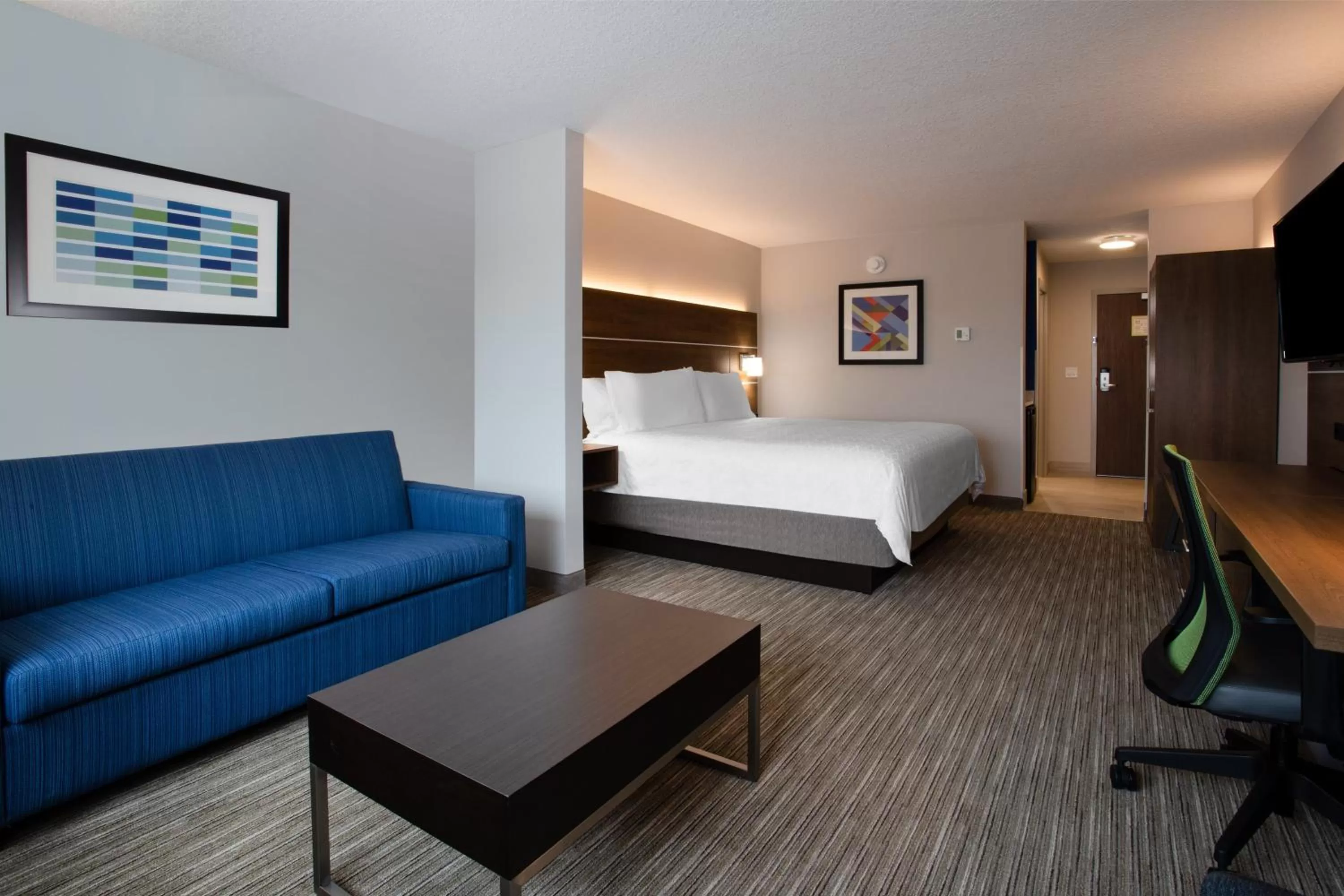 Bedroom, Bed in Holiday Inn Express & Suites - Deland South by IHG