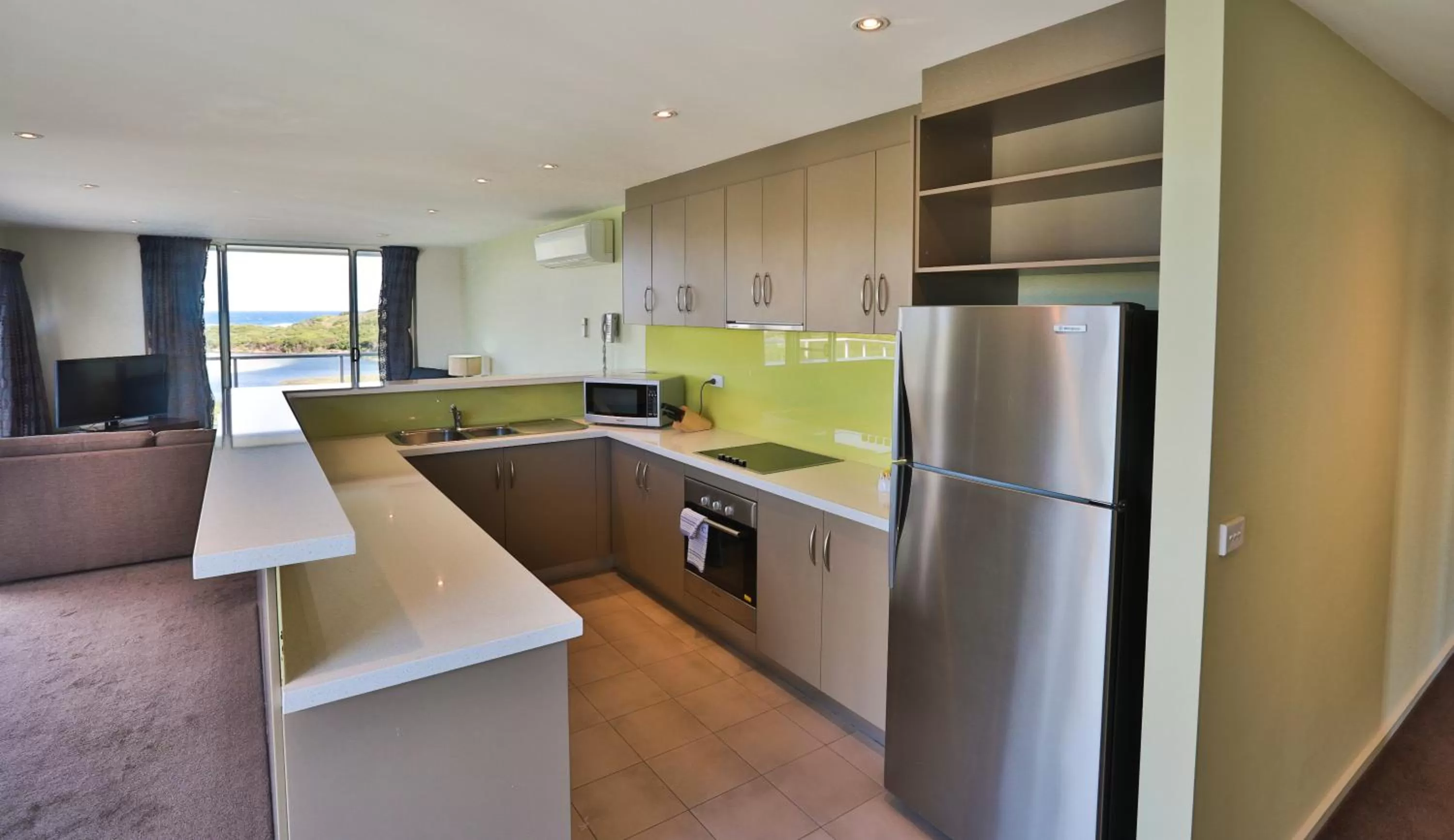 Kitchen or kitchenette in Lady Bay Resort