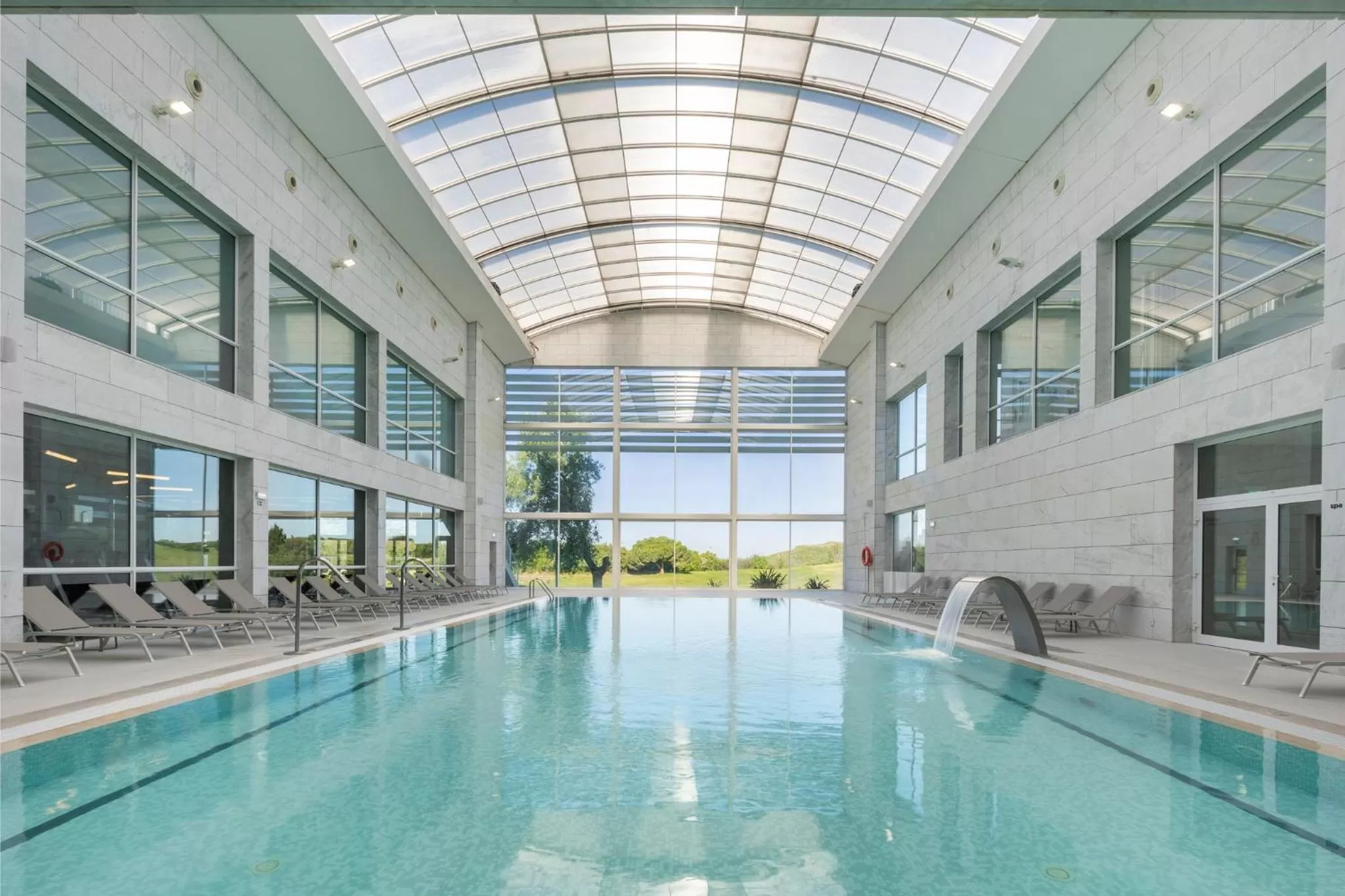Swimming pool in Crowne Plaza - Caparica Lisbon