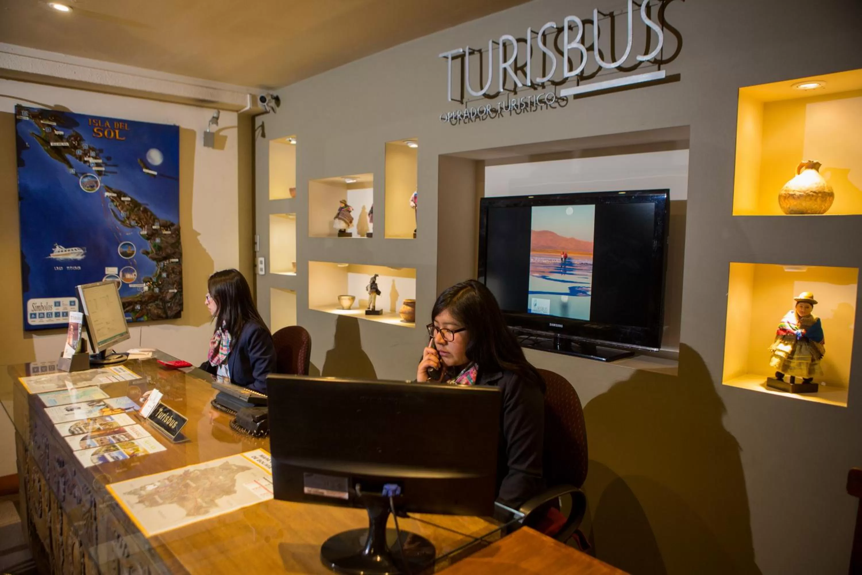 Staff in Hotel Rosario La Paz