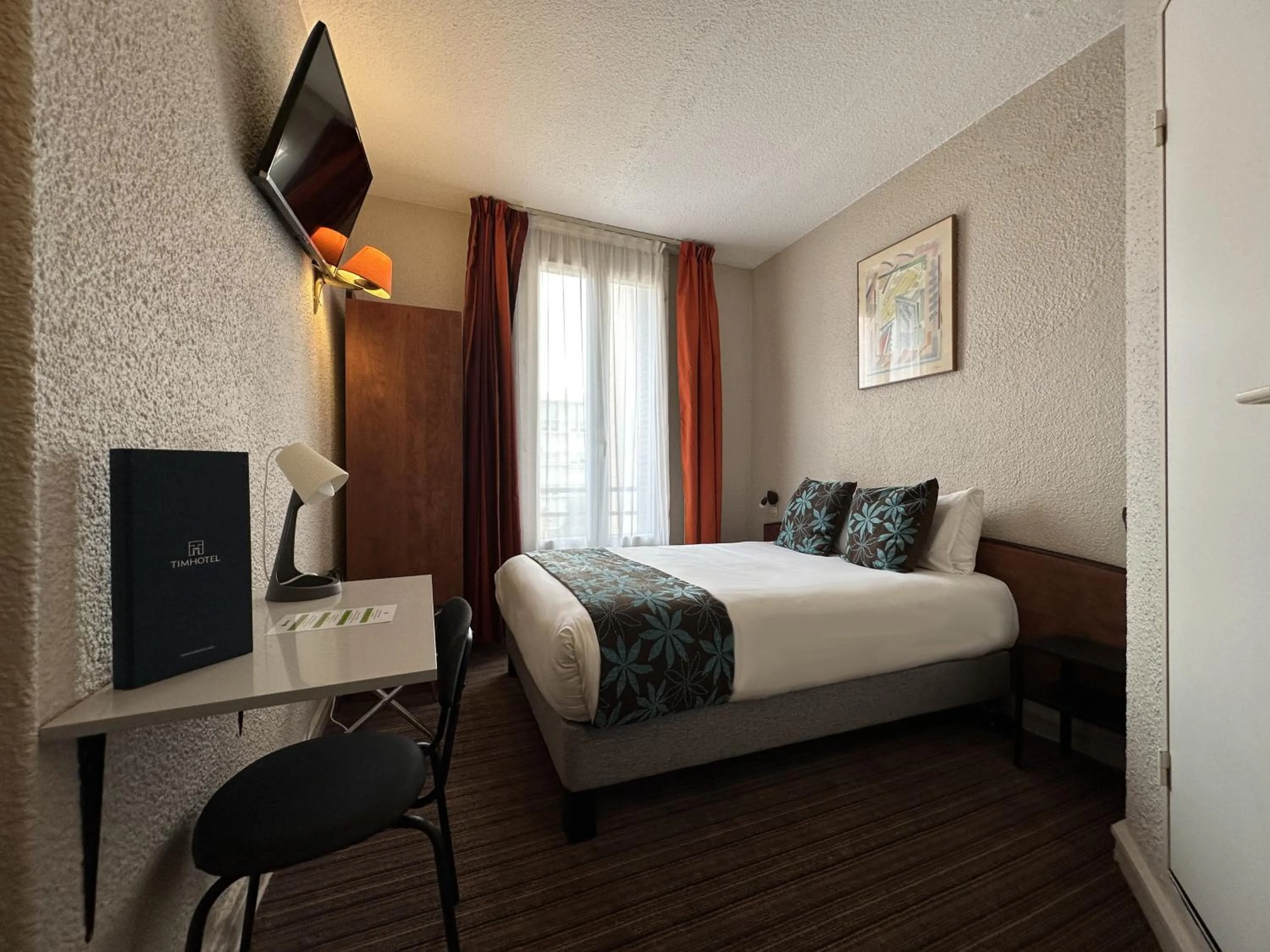 Bedroom, Bed in Timhotel Boulogne Rives de Seine