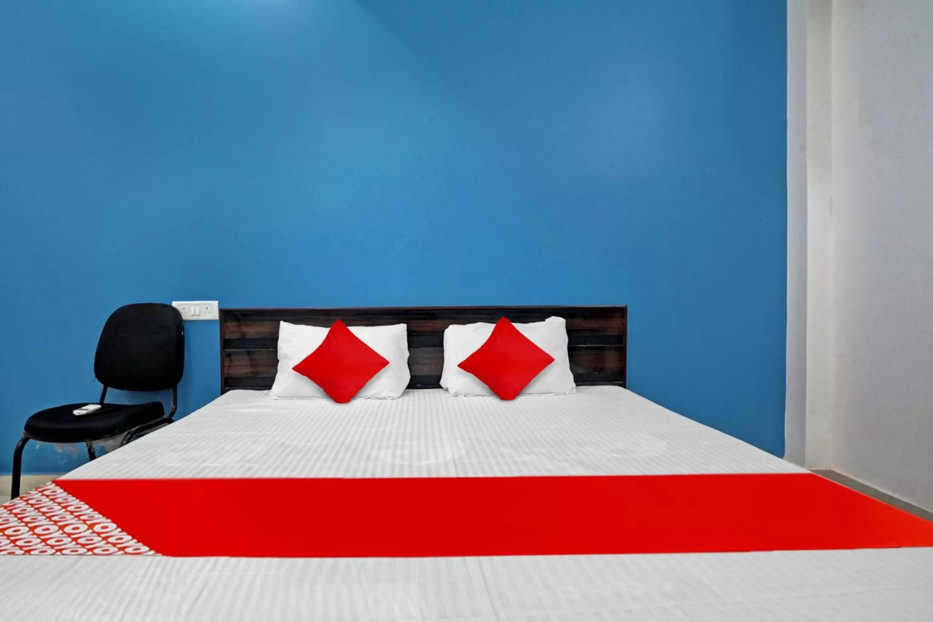 Bedroom, Bed in OYO Flagship Hotel Sun City