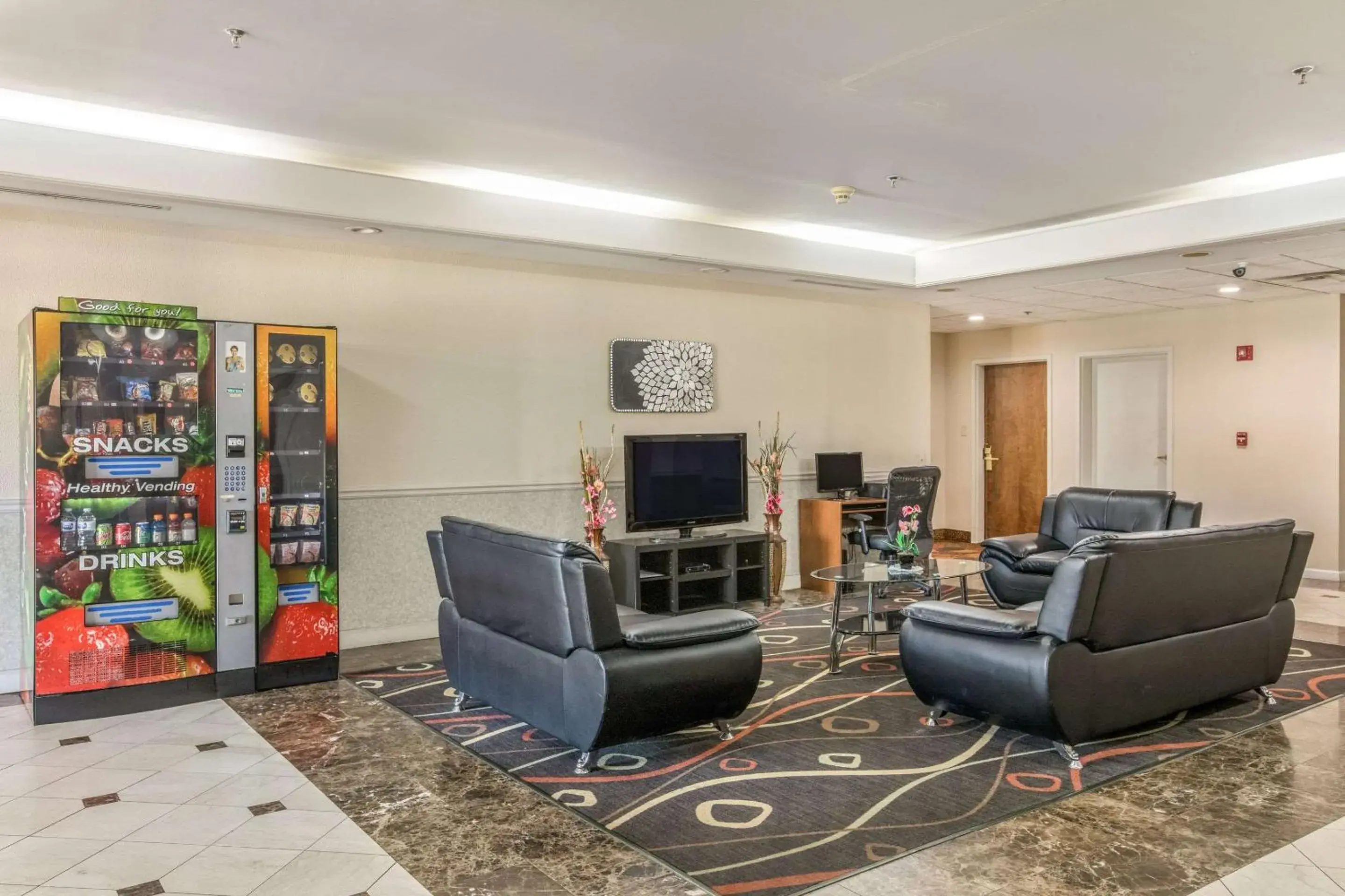 Lobby or reception, Seating Area in Econo Lodge Inn & Suites Marietta