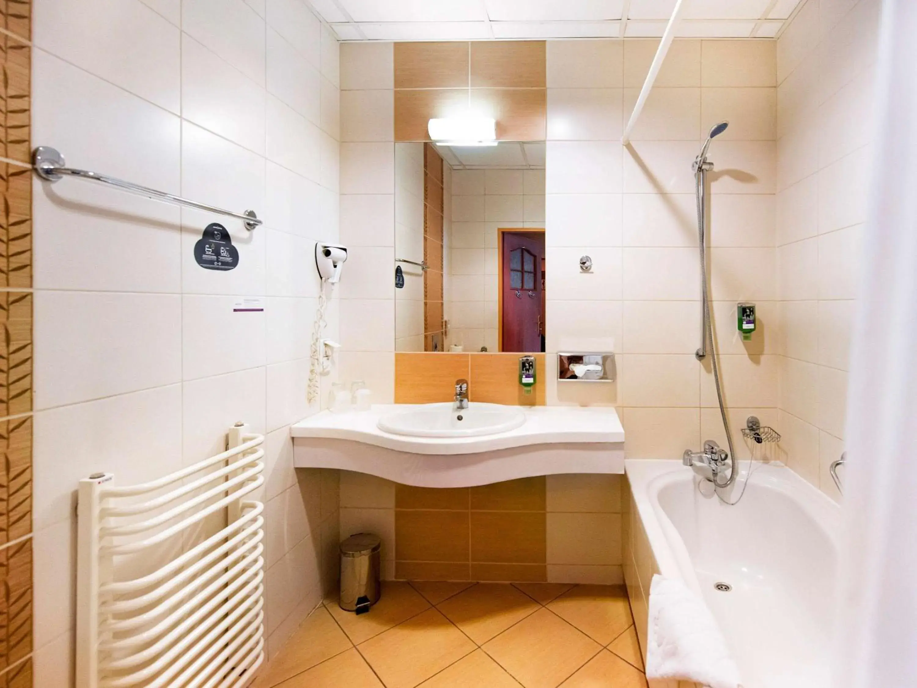 Bathroom in Mercure Opole