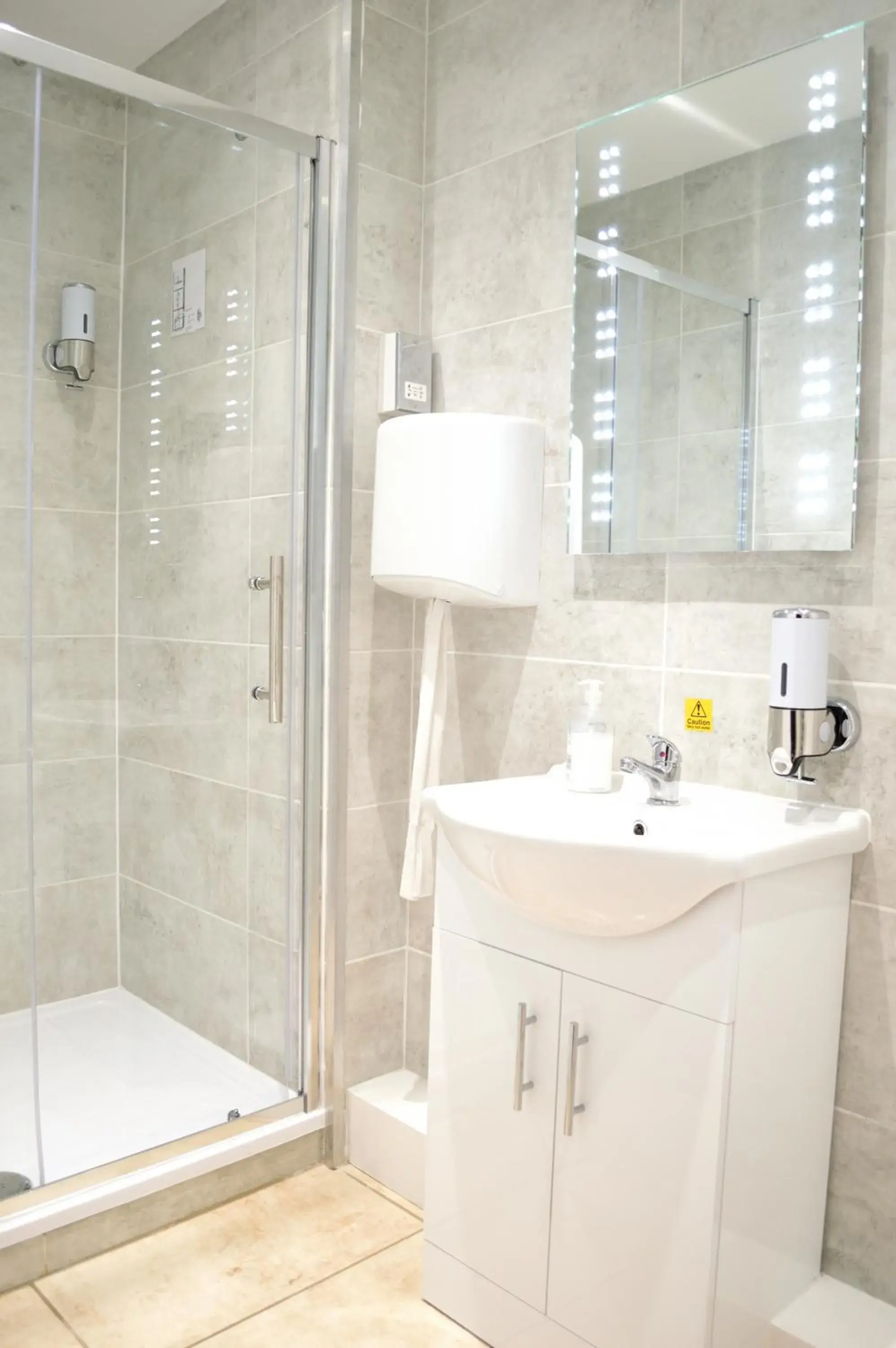 Shower, Bathroom in Hotel Express Newcastle Gateshead