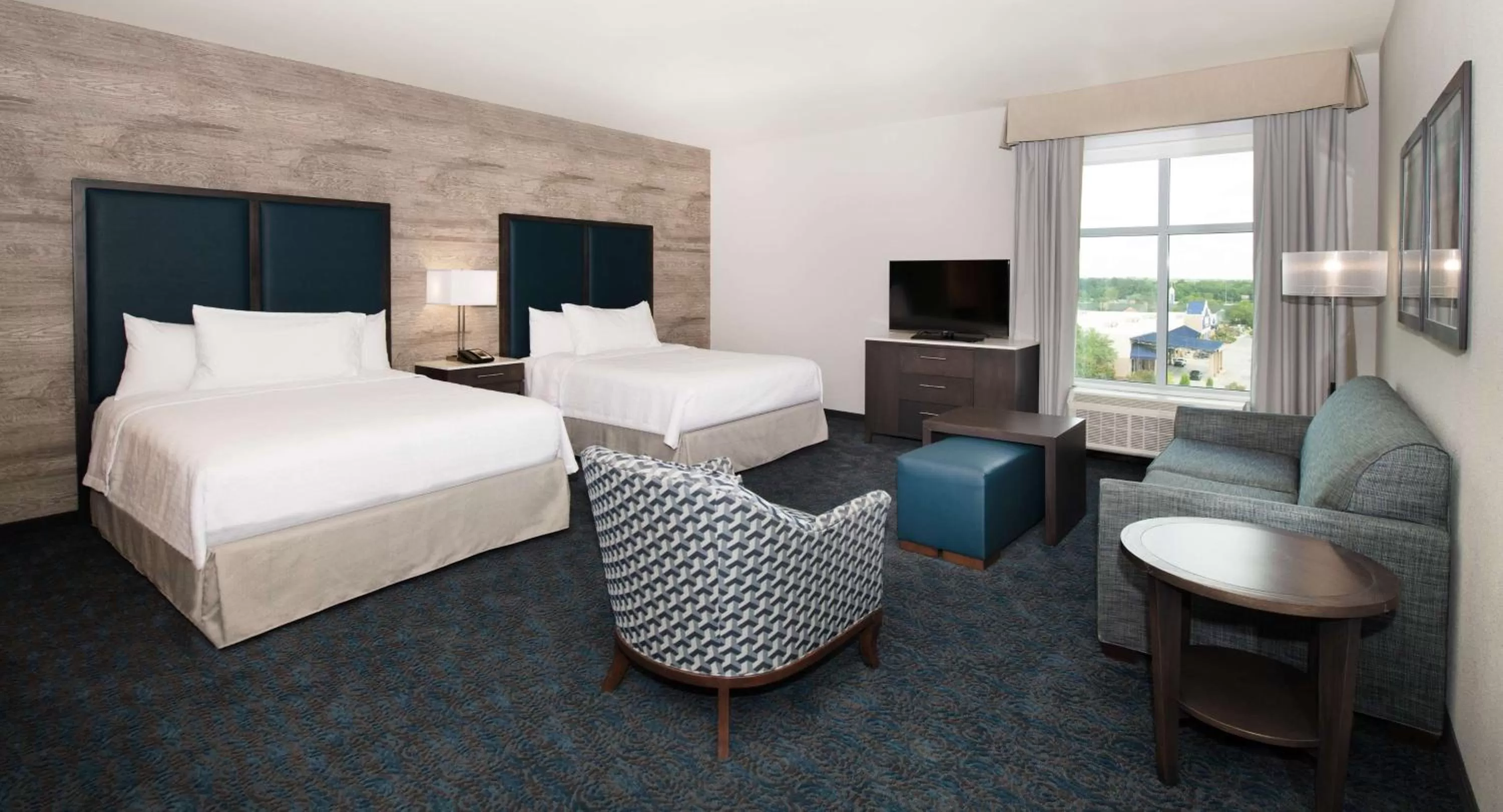 Living room, Bed in Homewood Suites By Hilton North Charleston