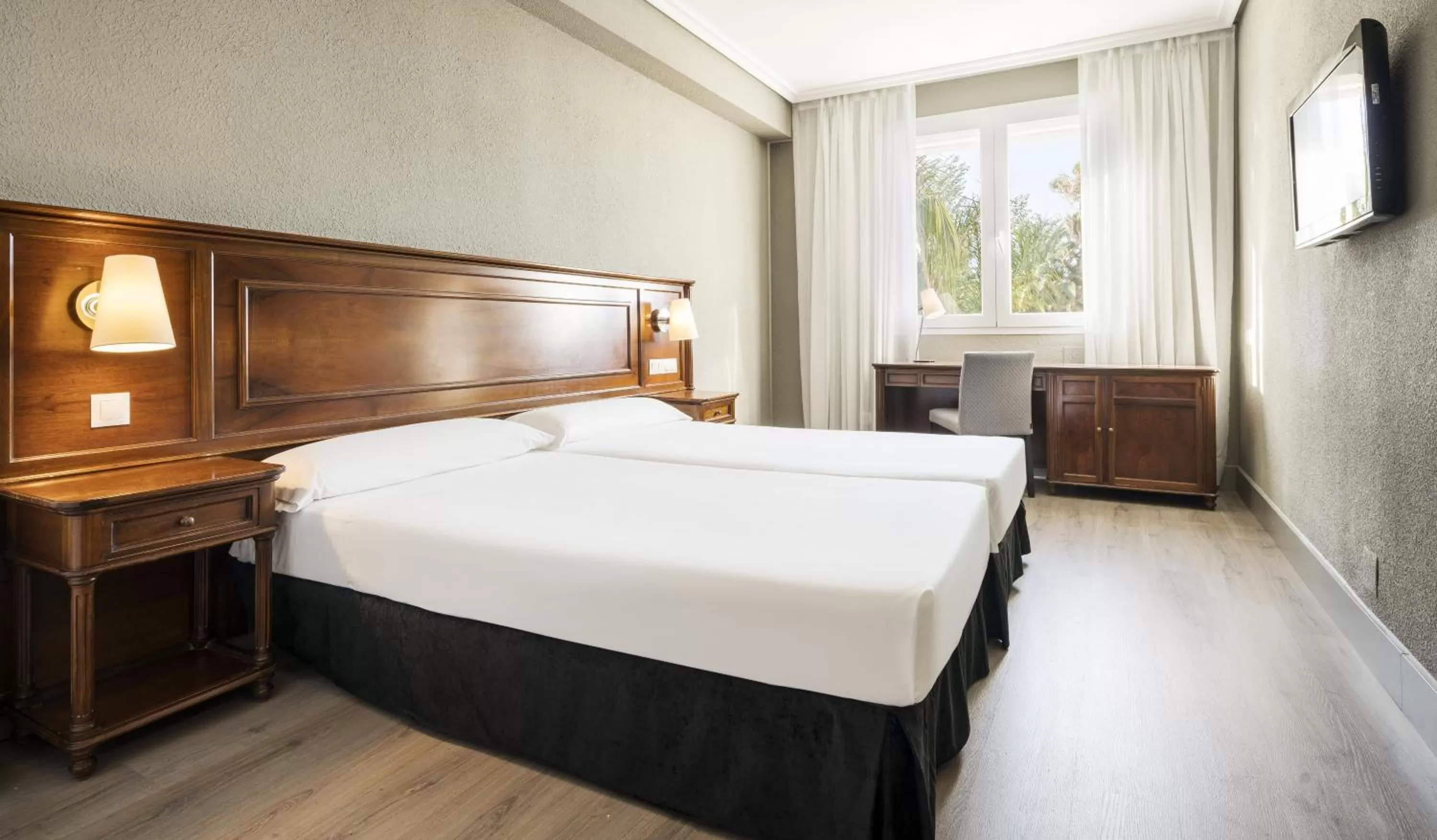 Double or Twin Room in Hotel Ilunion Las Lomas