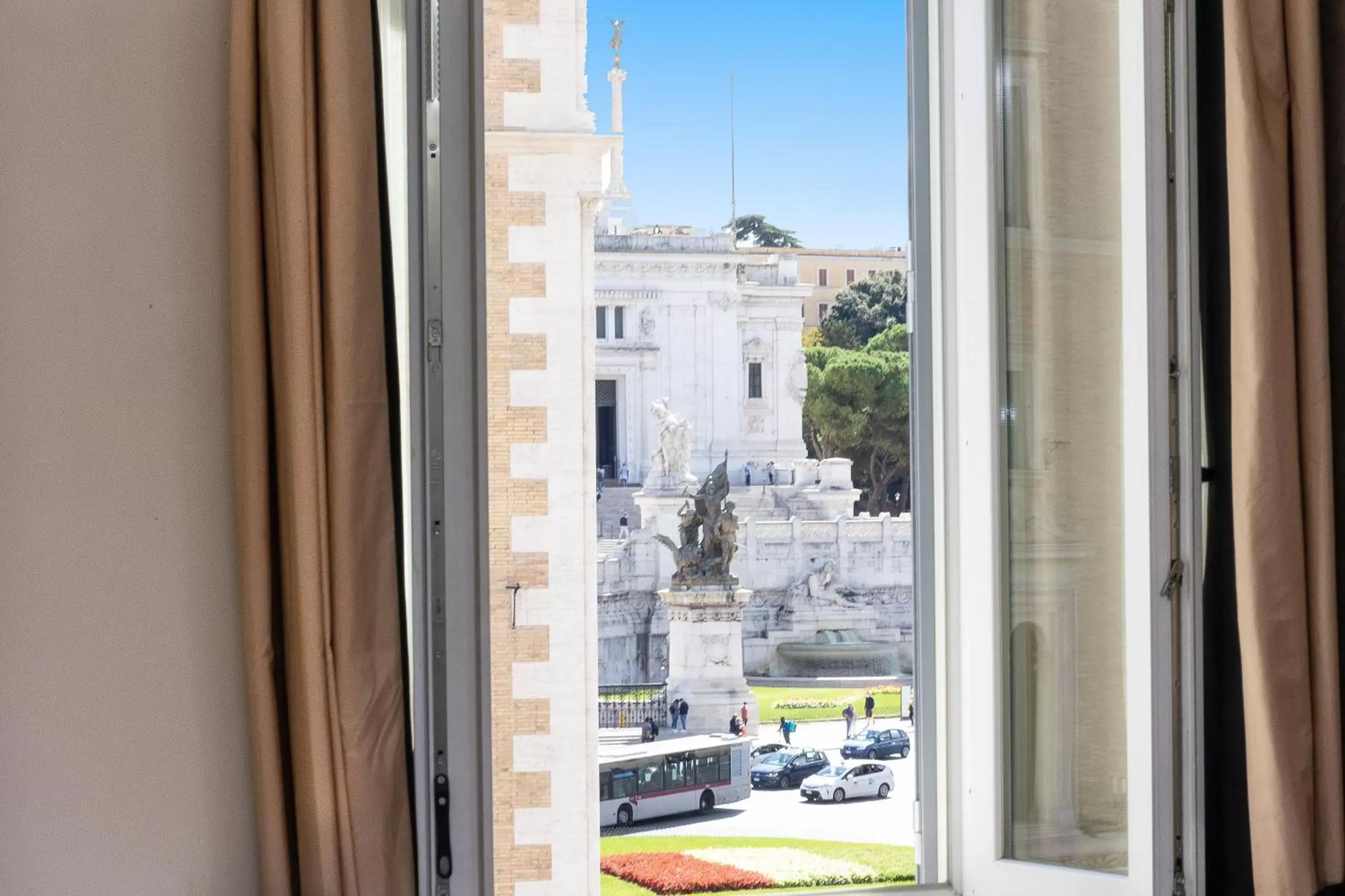 View (from property/room), Nearby Landmark in Hotel Castellino Roma