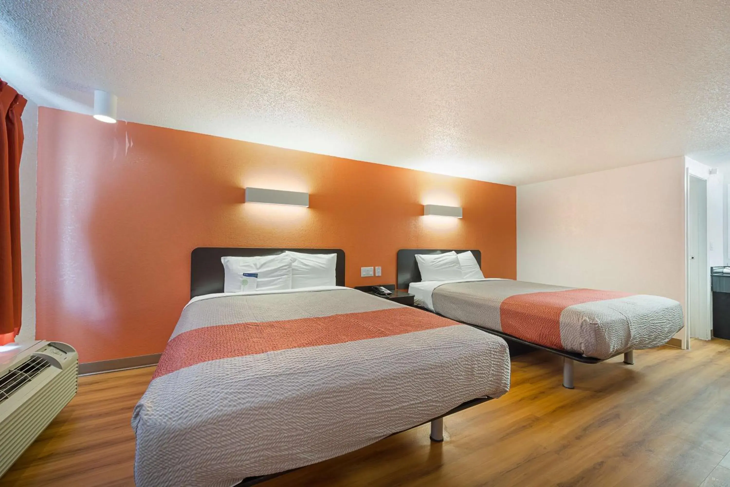 Photo of the whole room, Bed in Motel 6-Hamburg, NY