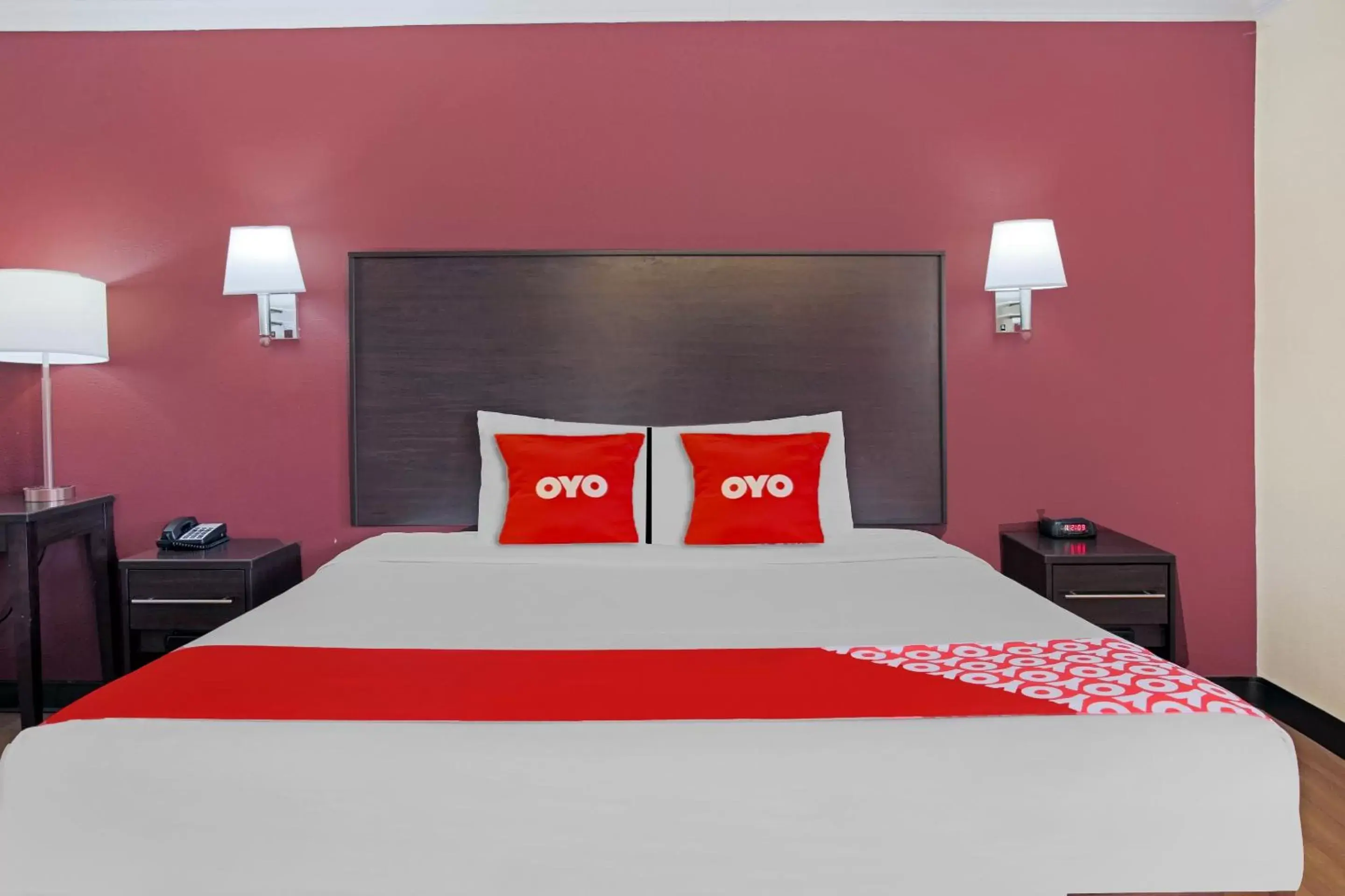 Bedroom, Bed in OYO Hotel McAllen Airport South