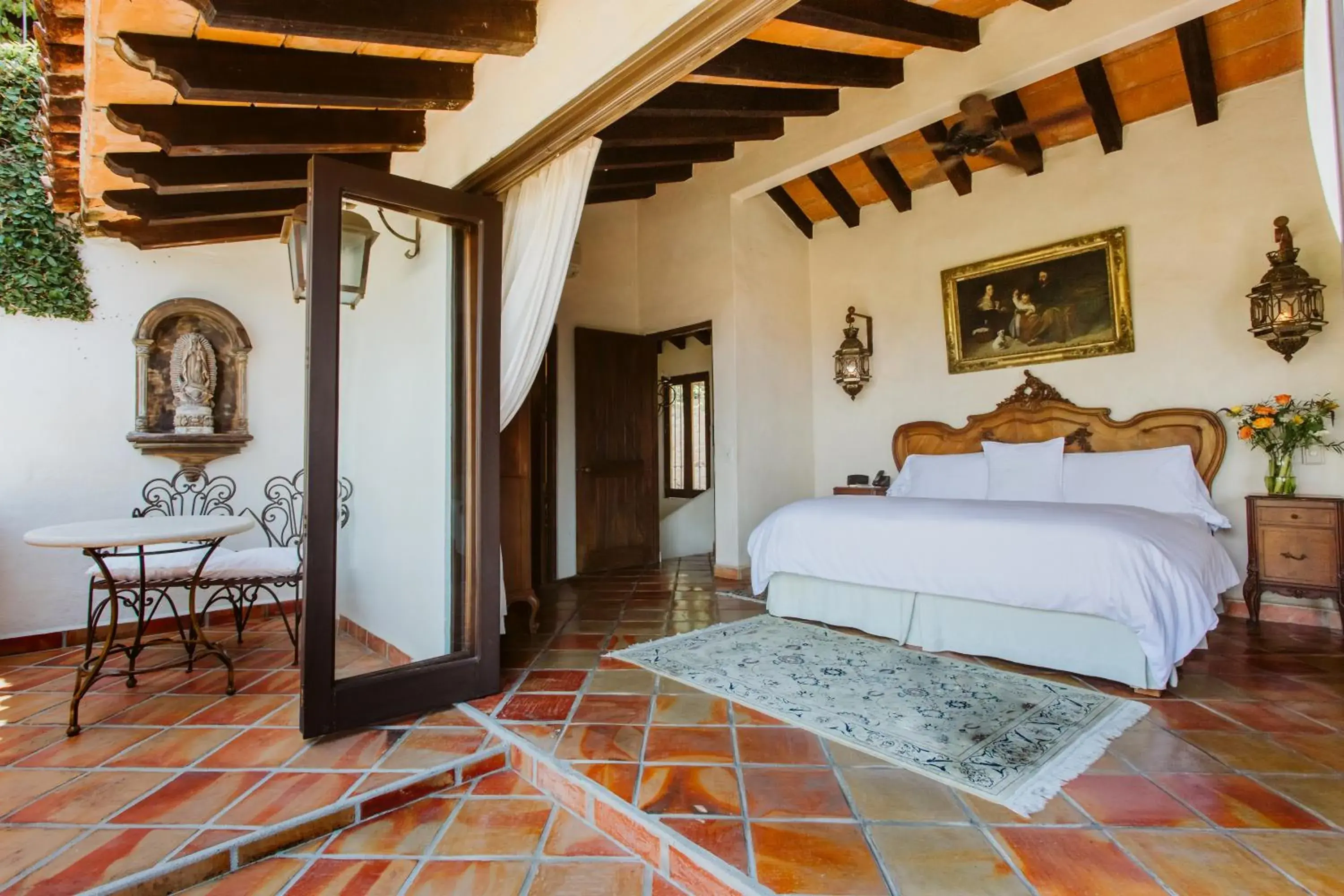 Photo of the whole room, Bed in Hacienda San Angel