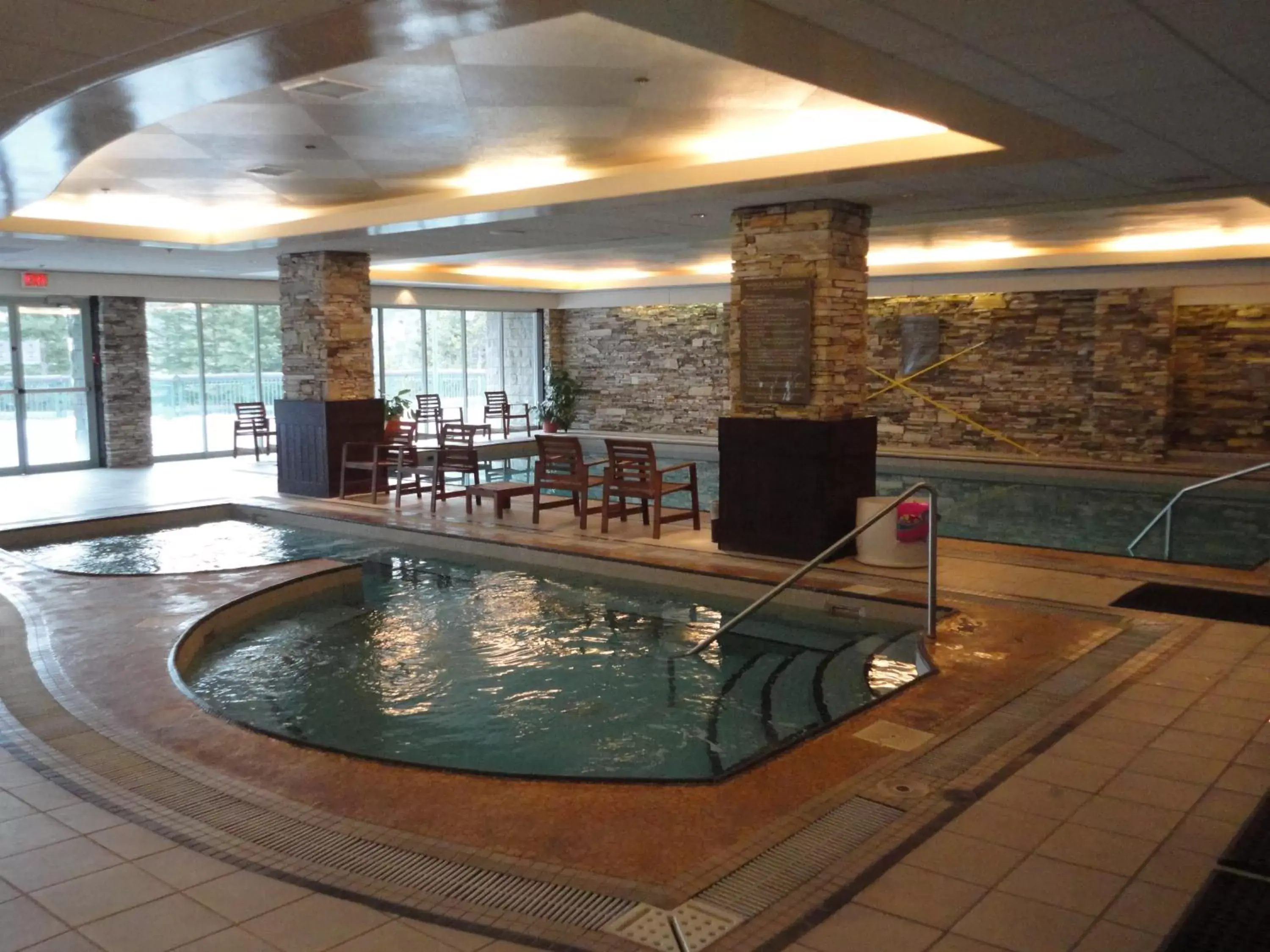 Spa and wellness centre/facilities, Swimming Pool in Rimrock Resort Hotel