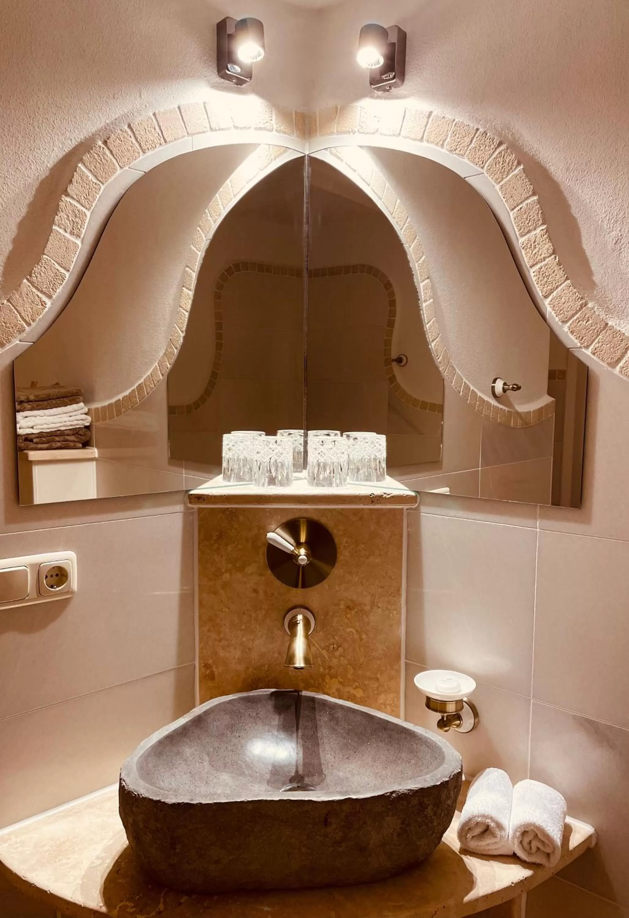 Bathroom in Gasthof Lend-Platzl