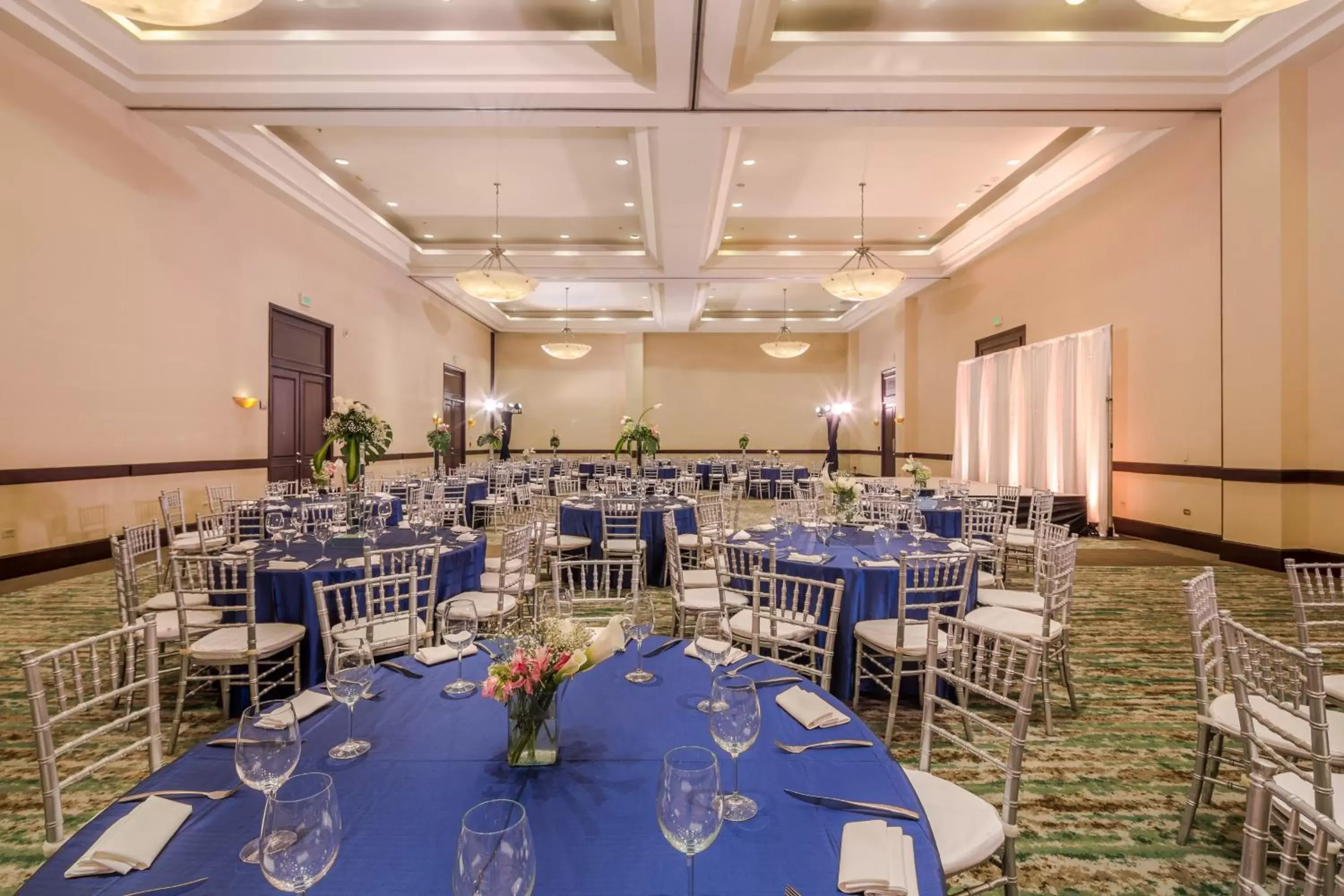 Banquet/Function facilities, Restaurant/Places to Eat in Holiday Inn Monterrey Valle, an IHG Hotel