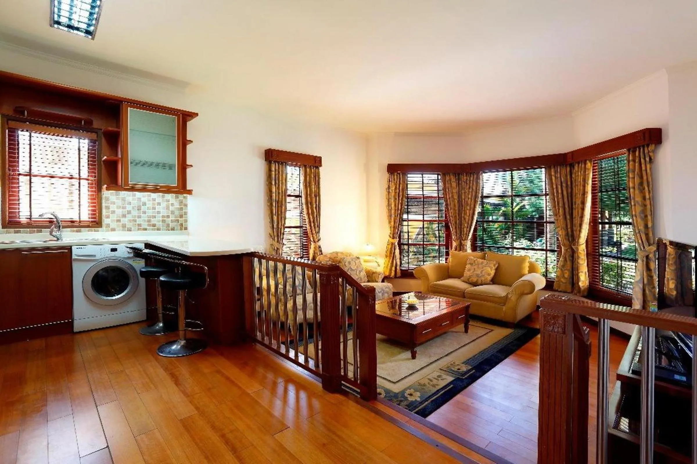 Kitchen or kitchenette in Apel Villa Sanur