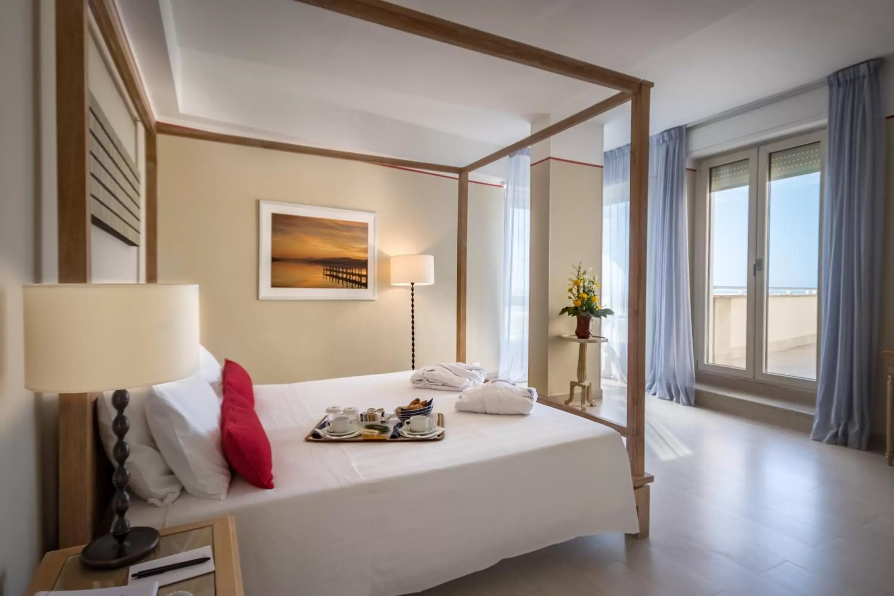 Bedroom, Bed in Hotel Sina Astor