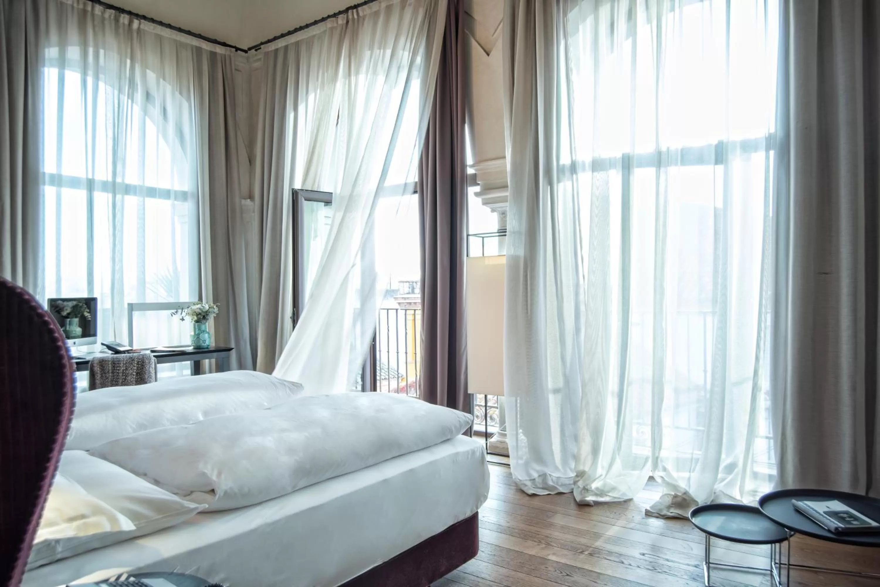 Photo of the whole room, Bed in CoolRooms Palacio Villapanés 5 GL