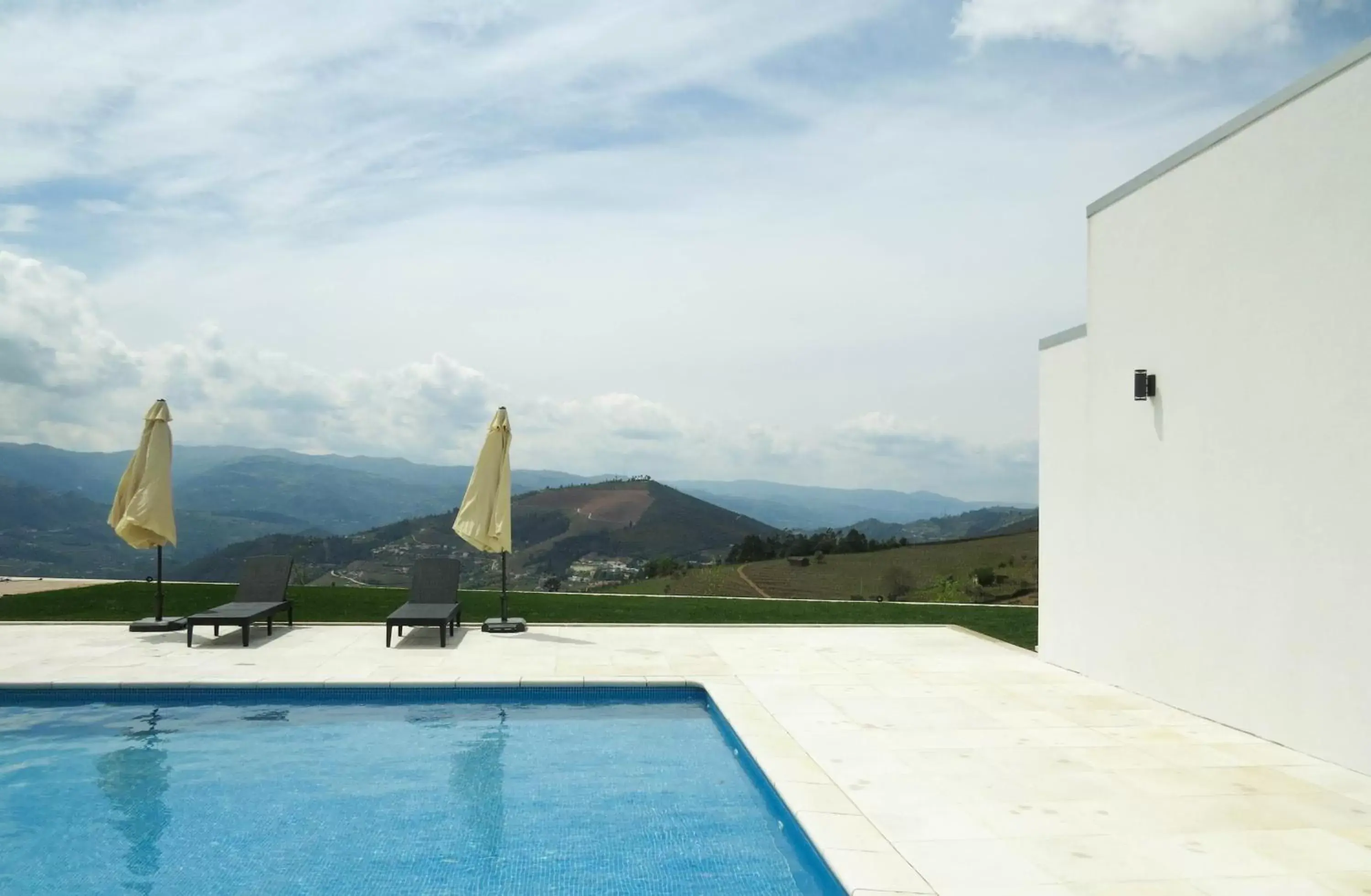 Mountain view, Swimming Pool in Casa Miradouro