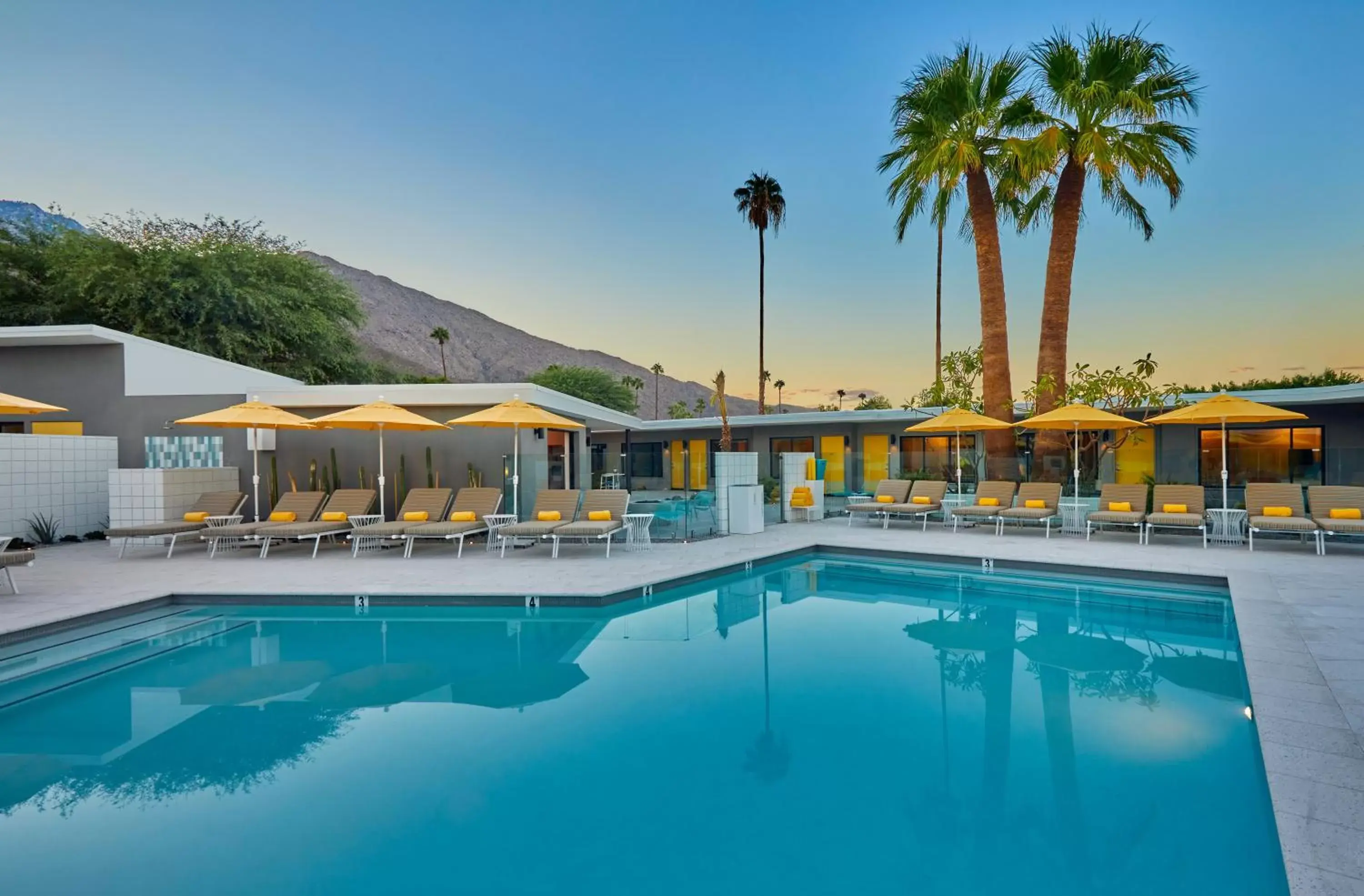 Mountain view, Swimming Pool in Twin Palms Resort - Palm Springs Newest Gay Men's Resort