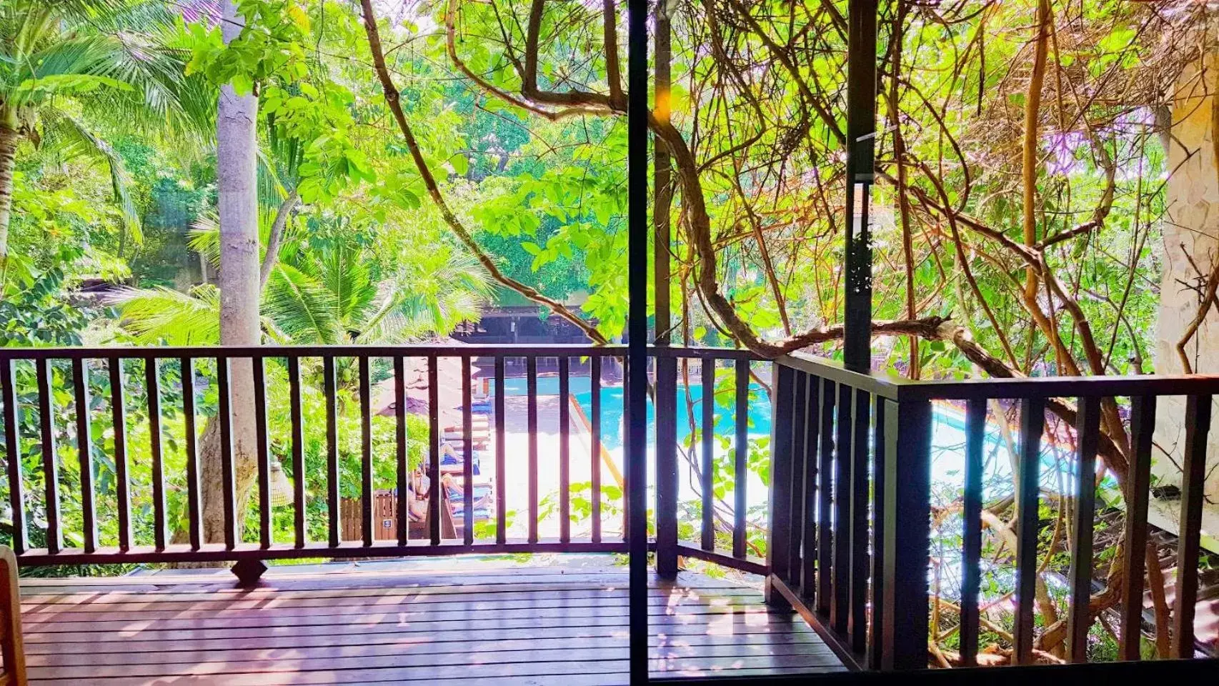 Balcony/Terrace in Birds and Bees Resort