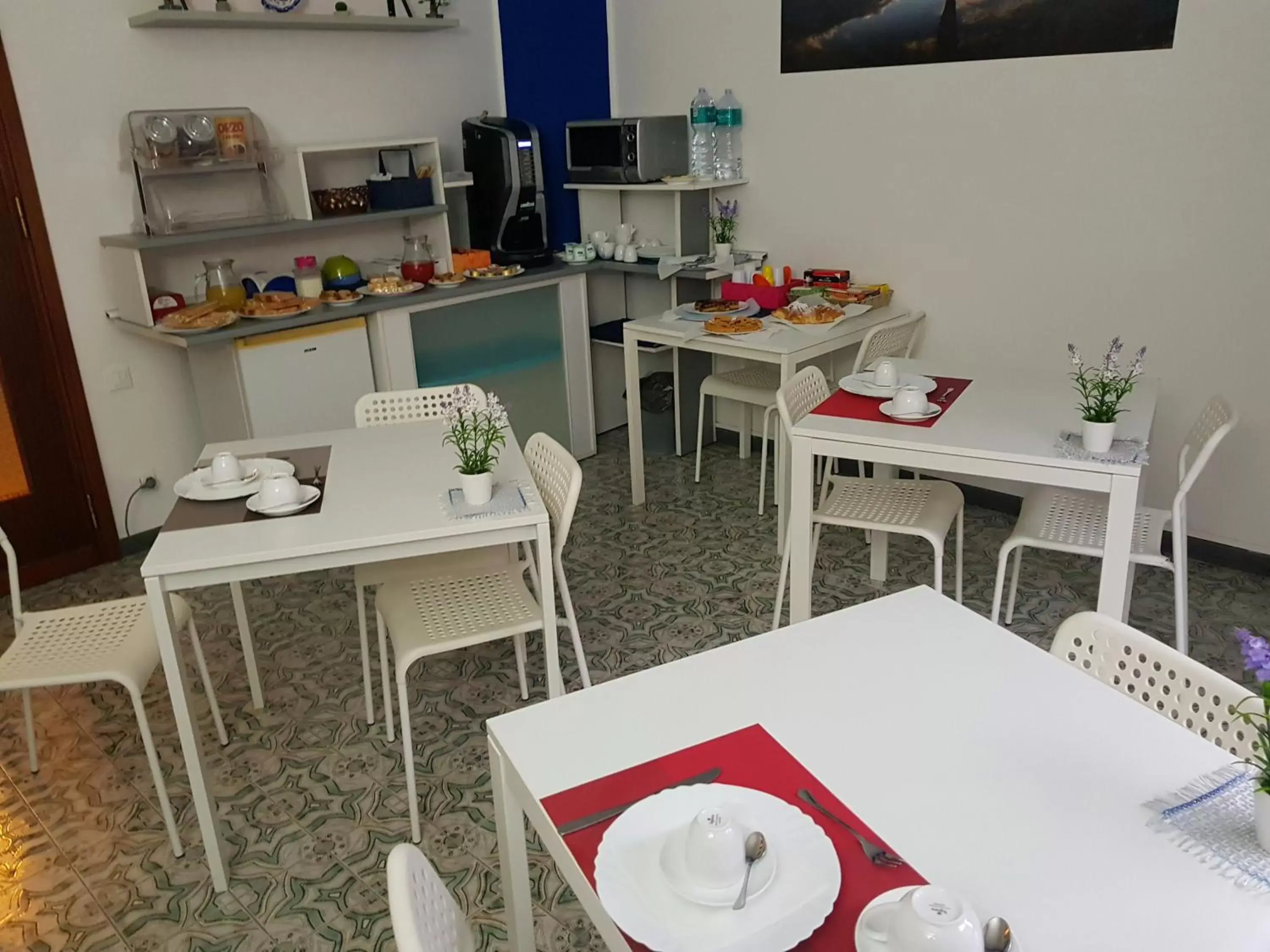 TV and multimedia, Restaurant/Places to Eat in B&B Trapani Mare