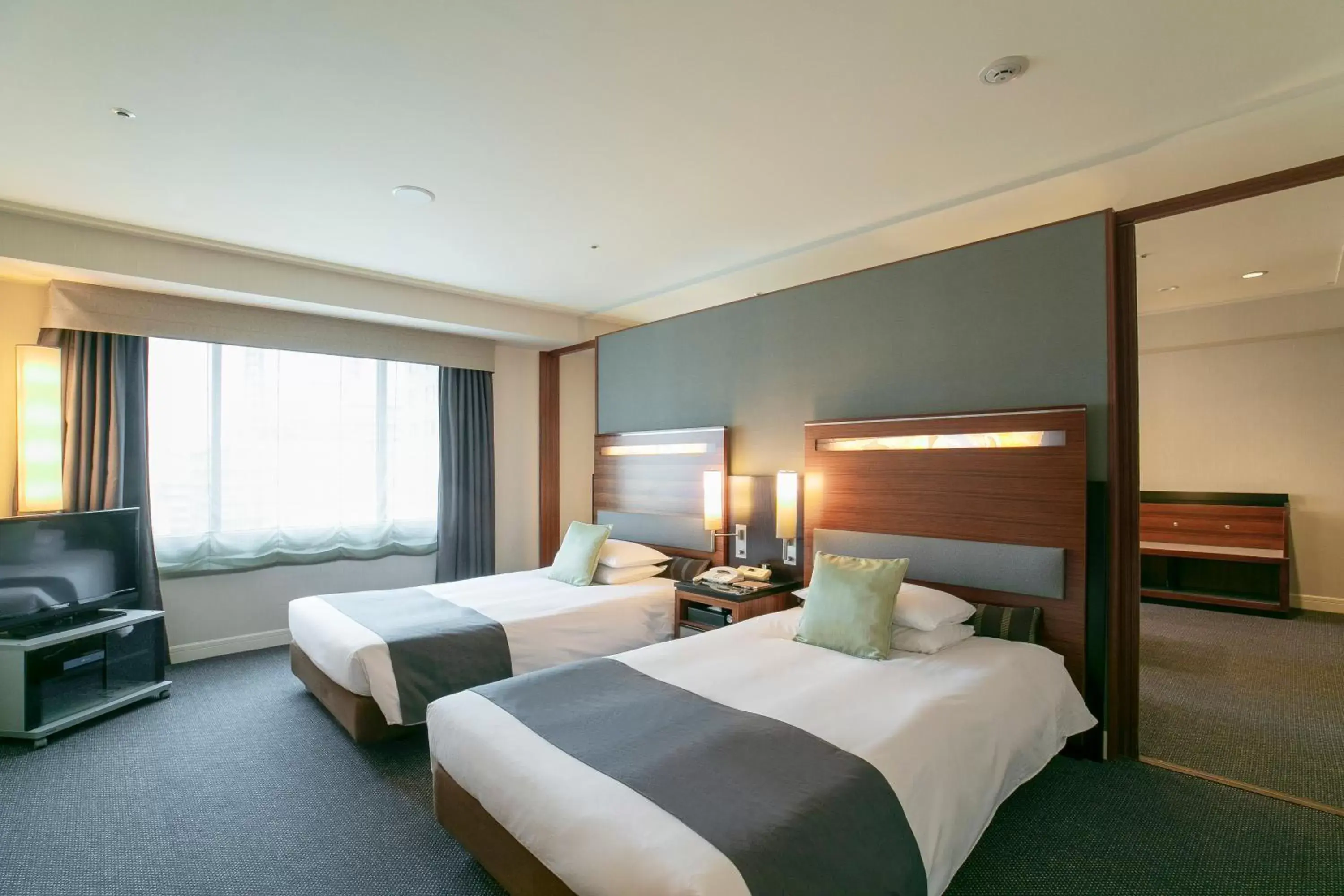 Photo of the whole room, Bed in Nagoya Tokyu Hotel