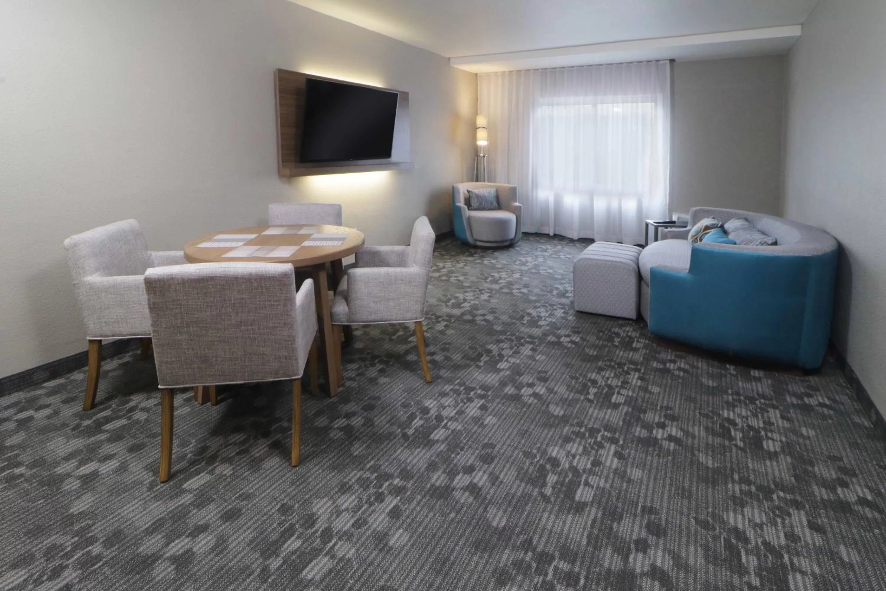 TV and multimedia in Courtyard Monterrey Airport