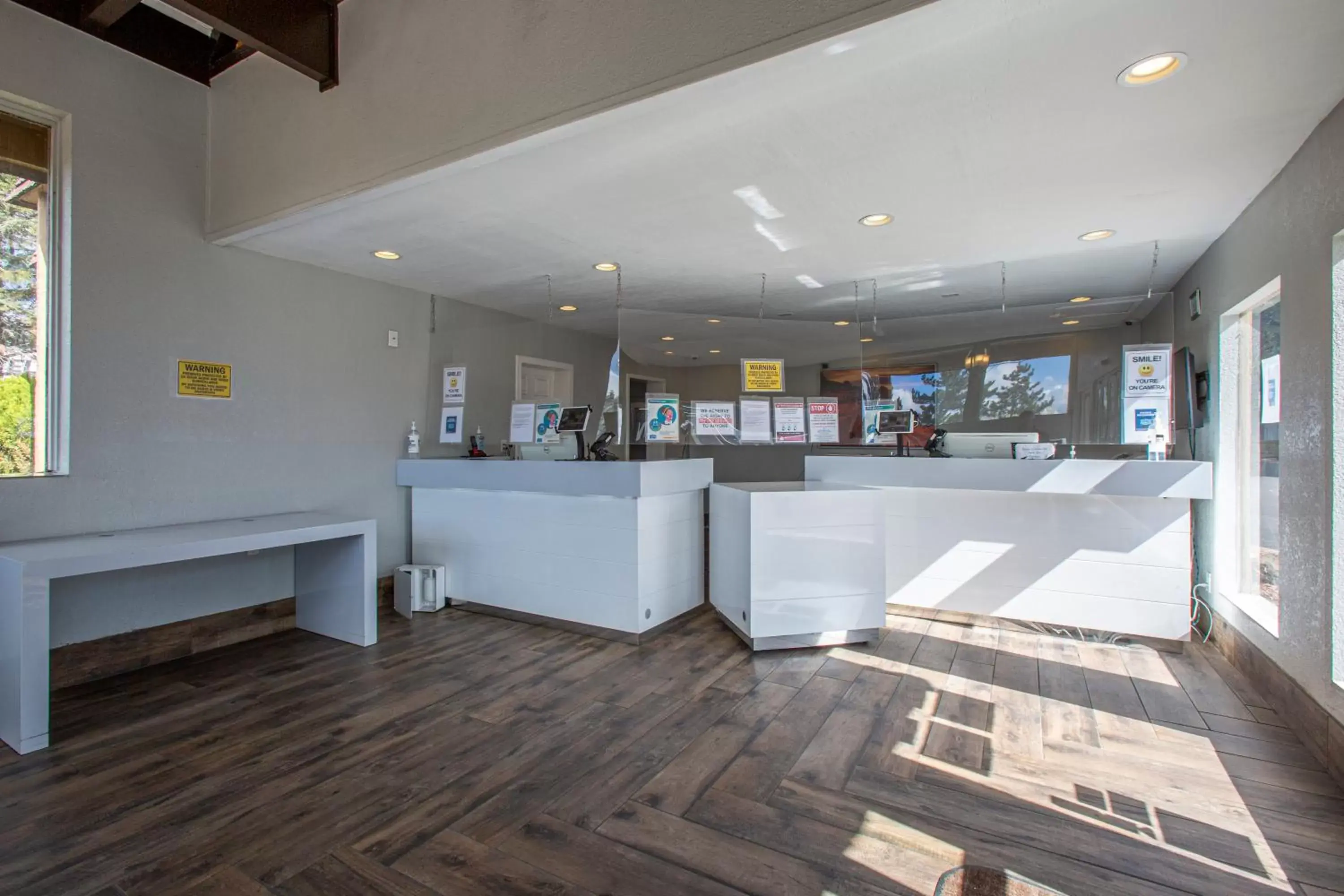 Lobby or reception in Hotel Aspen Flagstaff/ Grand Canyon InnSuites Lobby or reception in Hotel Aspen Flagstaff/ Grand Canyon InnSuites