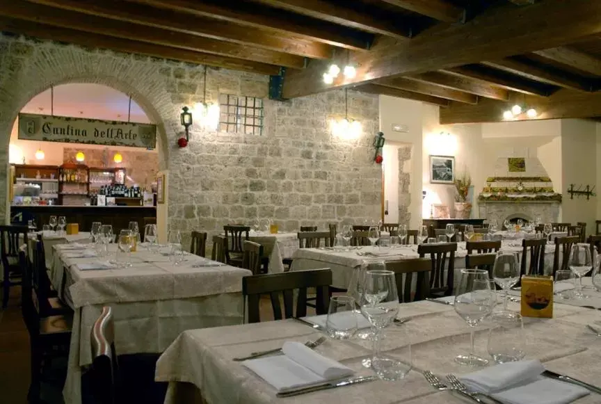 Restaurant/Places to Eat in Cantina Dell'Arte