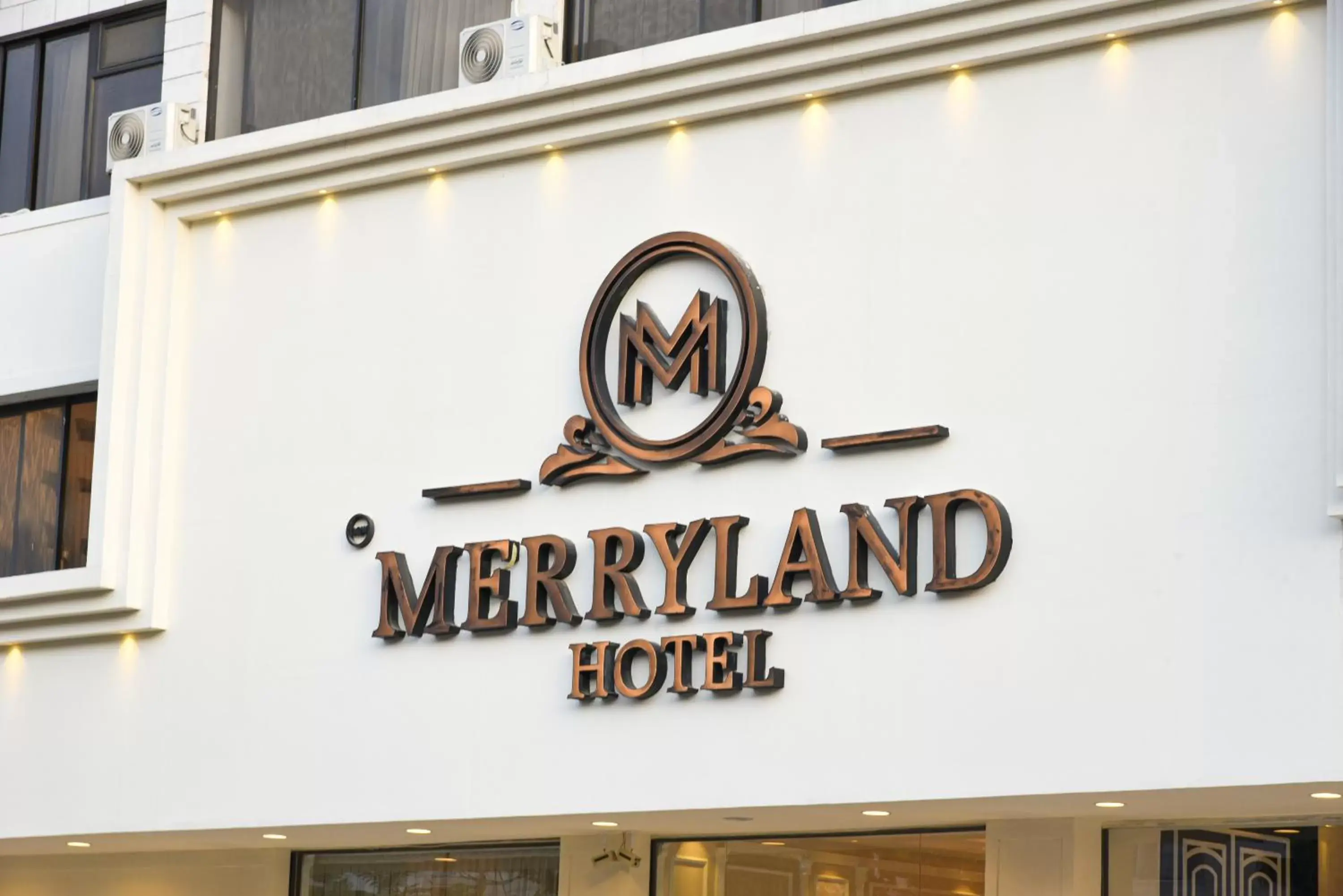 Property building in New MerryLand Hotel Property building in New MerryLand Hotel