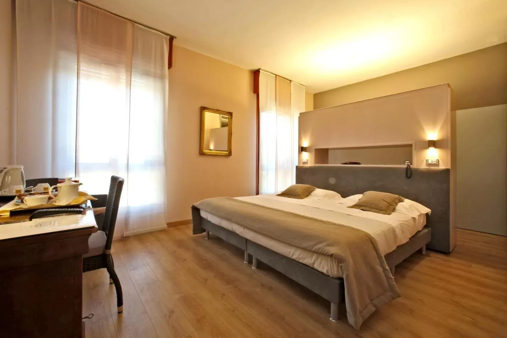 Photo of the whole room, Bed in Hotel Terme Salvarola