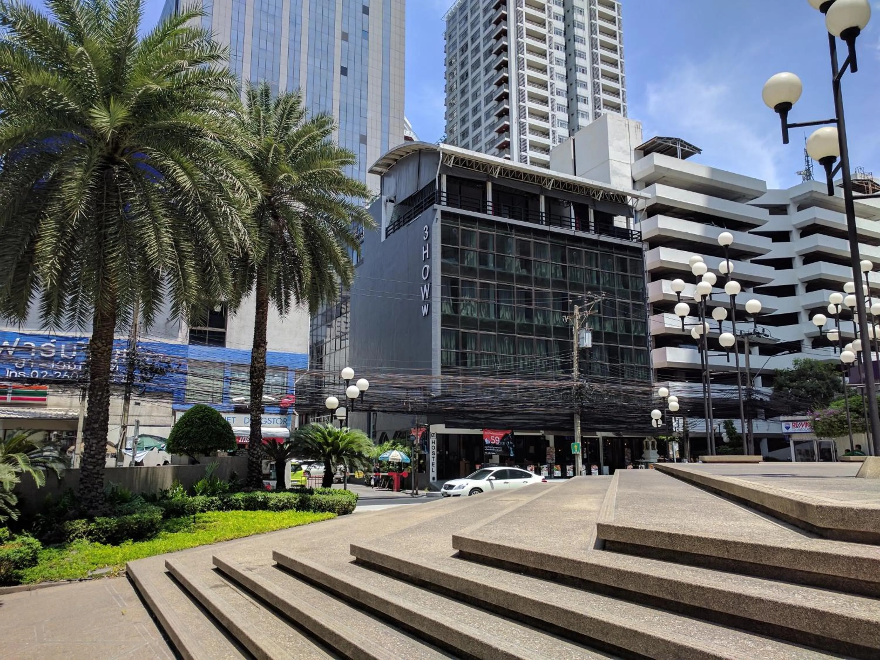 Property building in 3Howw Hostel @ Sukhumvit 21