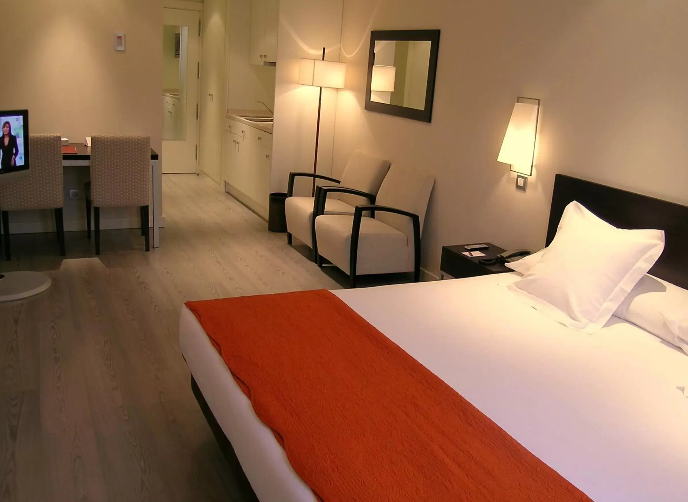 Bed in Suites Viena Plaza de España