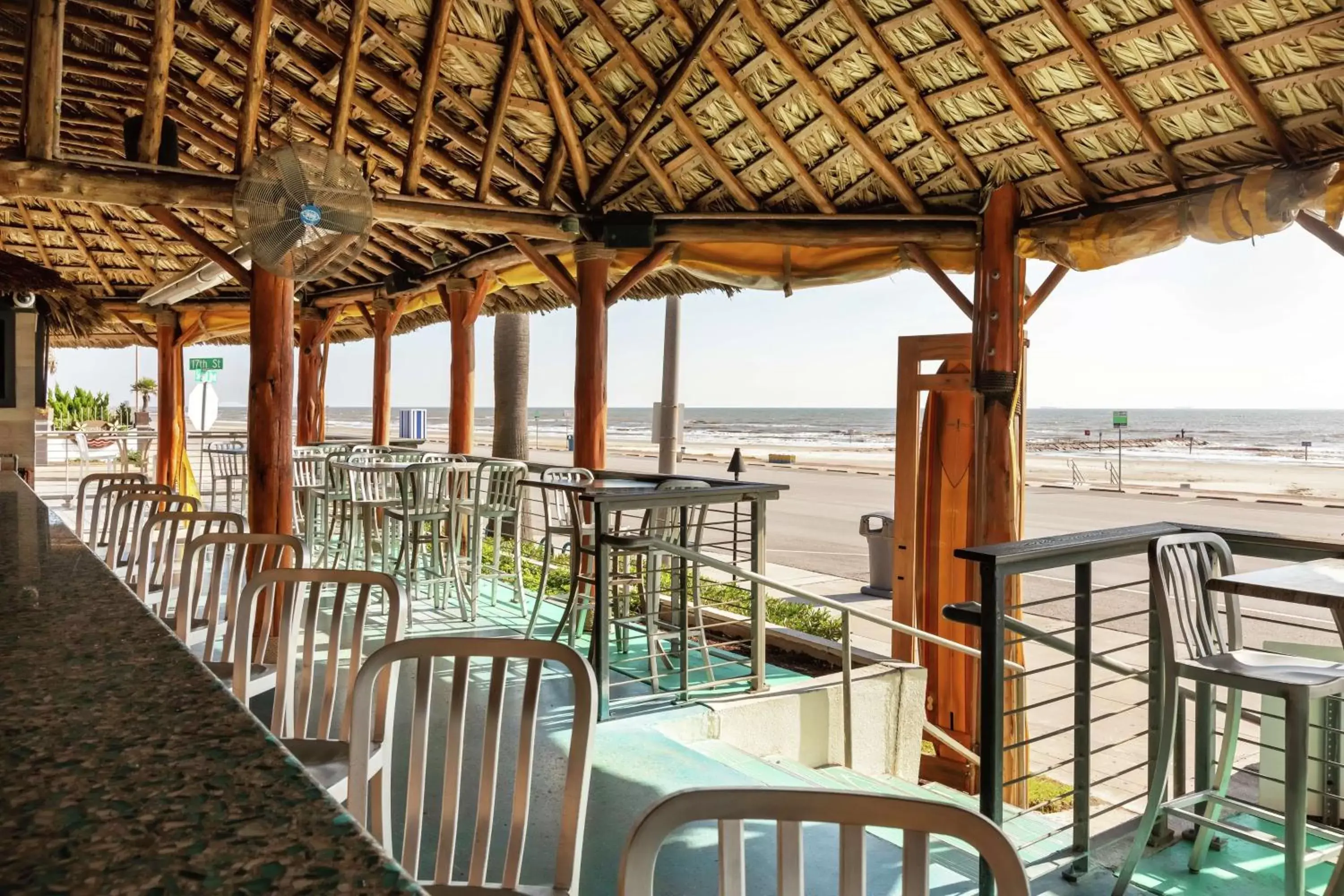 Dining area in DoubleTree by Hilton Galveston Beach