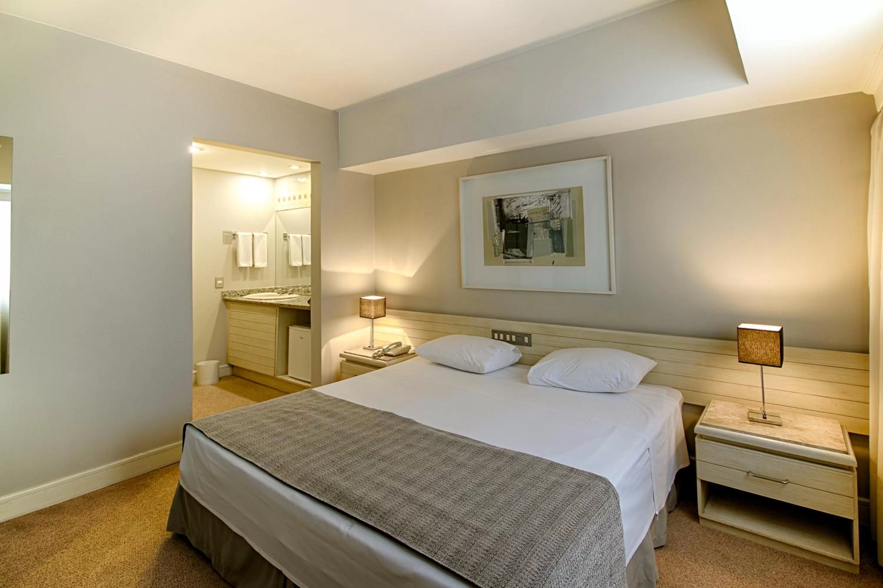 Photo of the whole room, Bed in Hotel Victoria Villa Curitiba by Nacional Inn