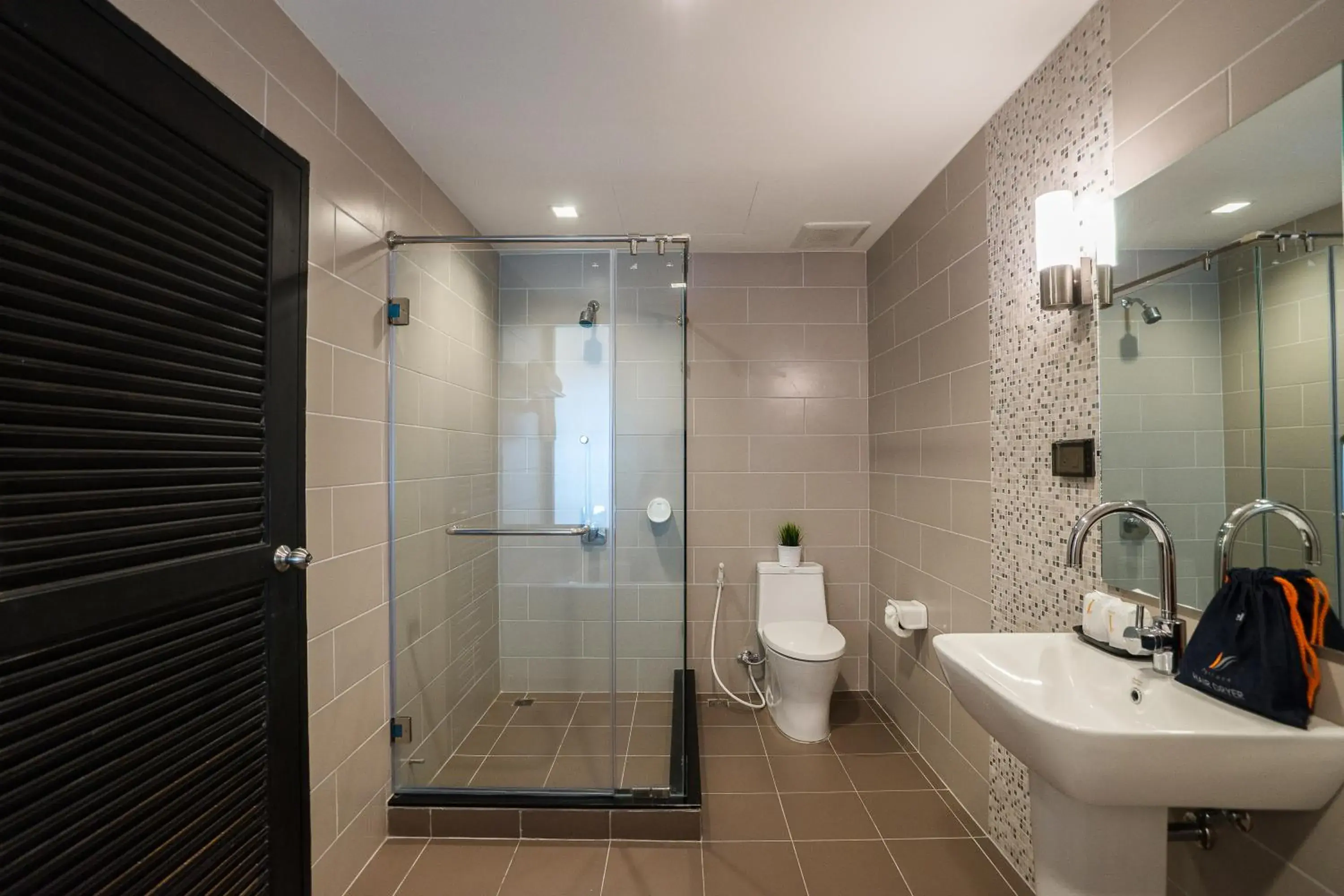 Shower, Bathroom in J Inspired Hotel Pattaya (SHA Plus)