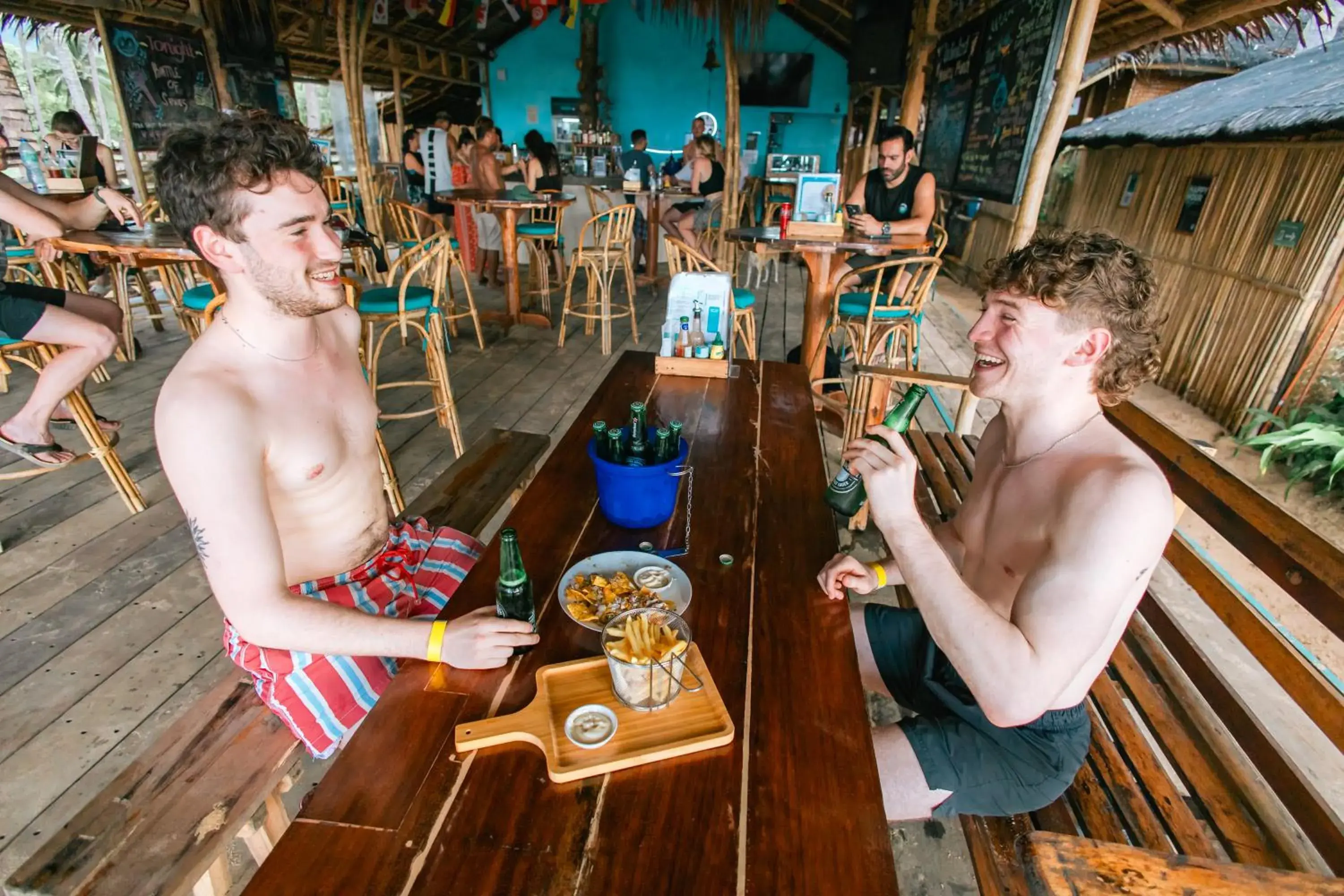 Restaurant/places to eat in Mad Monkey Hostel Nacpan Beach